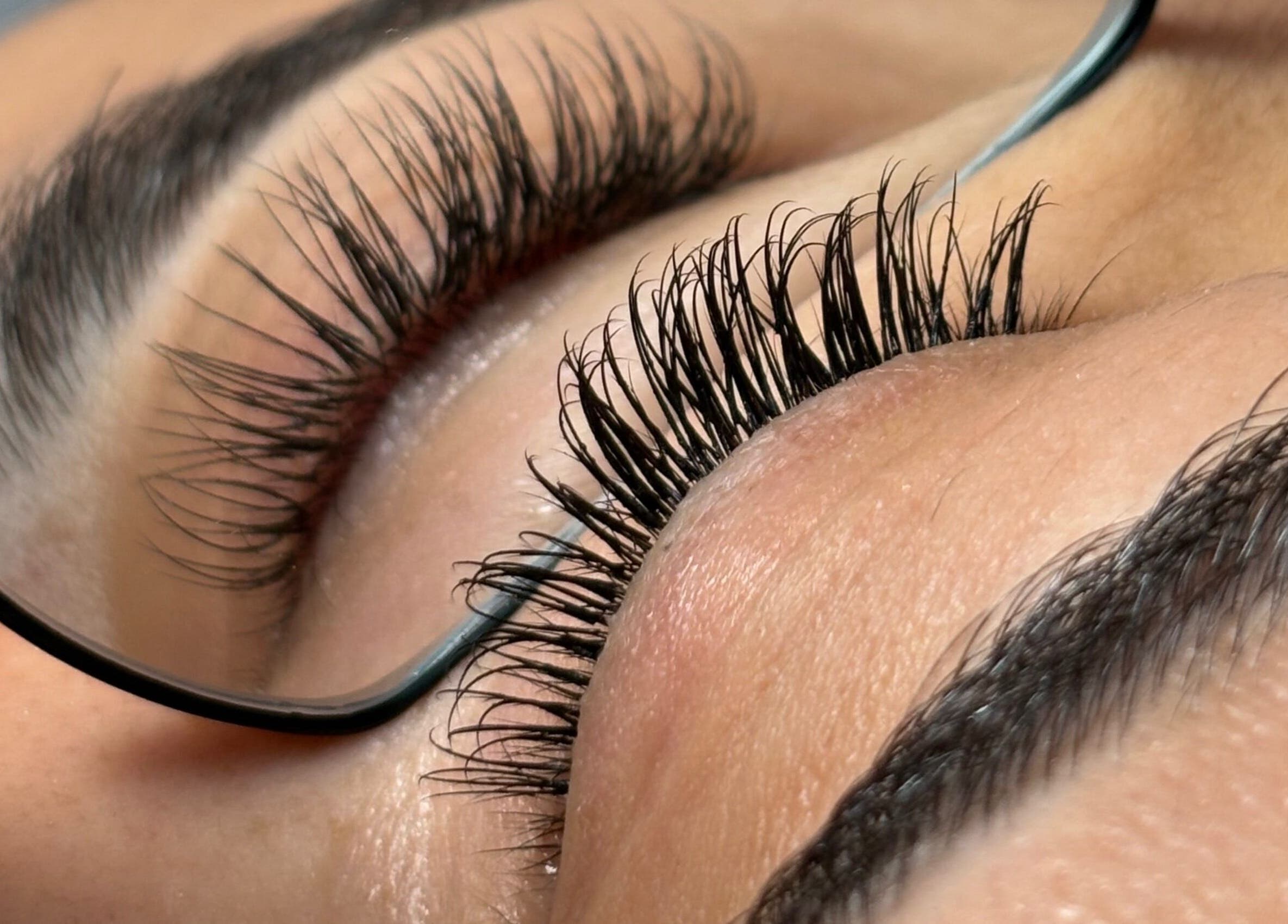 Extensions de cils à CL Beauty à Nice, Provence-alpes-côte D'azur, FR. Beauté et style.