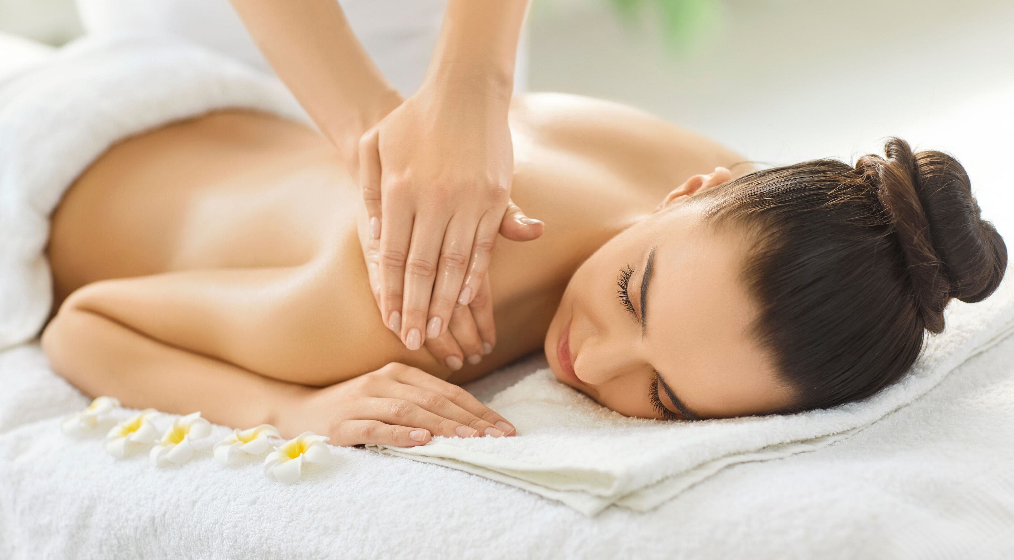 Relaxing massage at Zen Body Wellness in Centreville, Virginia, US. Experience ultimate relaxation and rejuvenation.