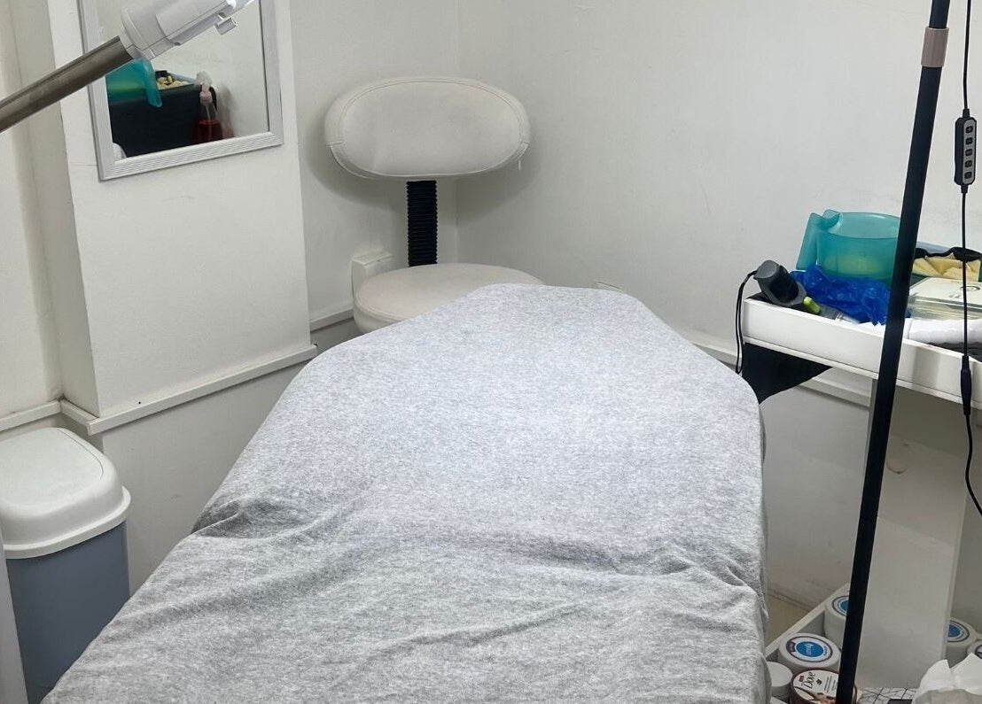 Treatment room at Clínica Razo Plaza Sorrento, San Agustín, Jalisco, MX for beauty and wellness services.