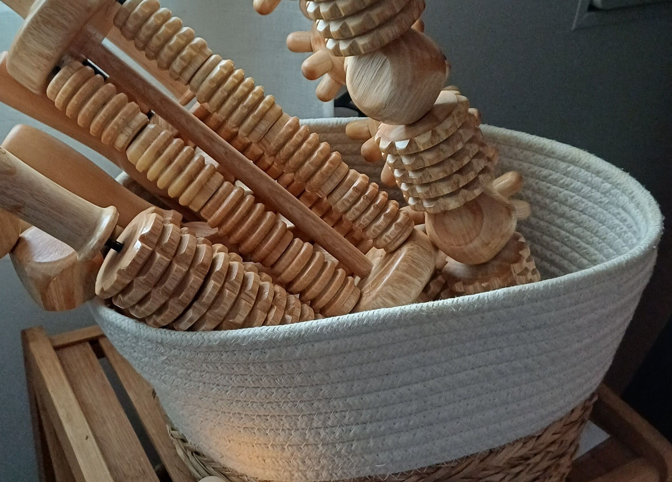 Outils de massage en bois à Nutrition et bien être avec Hélène, Frontignan, Occitanie, FR.