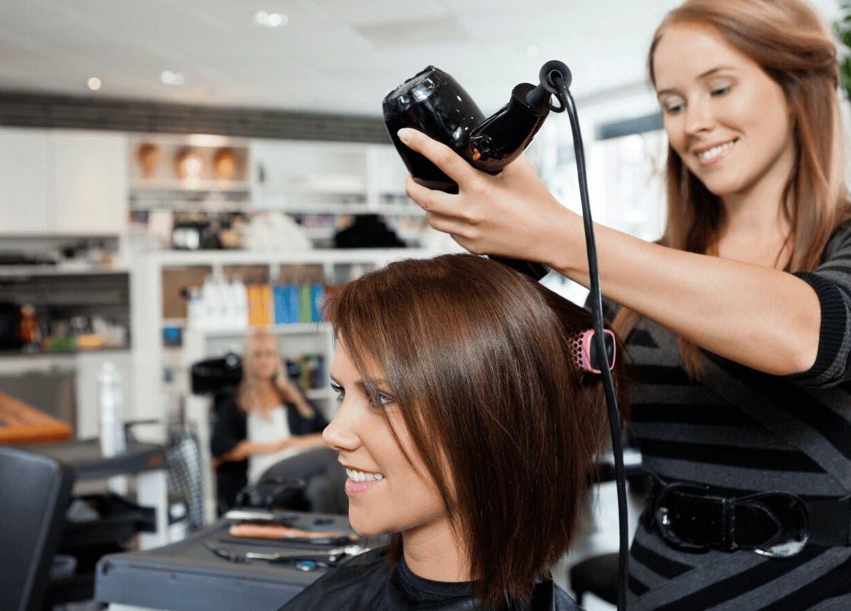 Coiffure professionnel chez romaindesigncode à Montpellier, Occitanie, FR. Soin de cheveux de qualité.