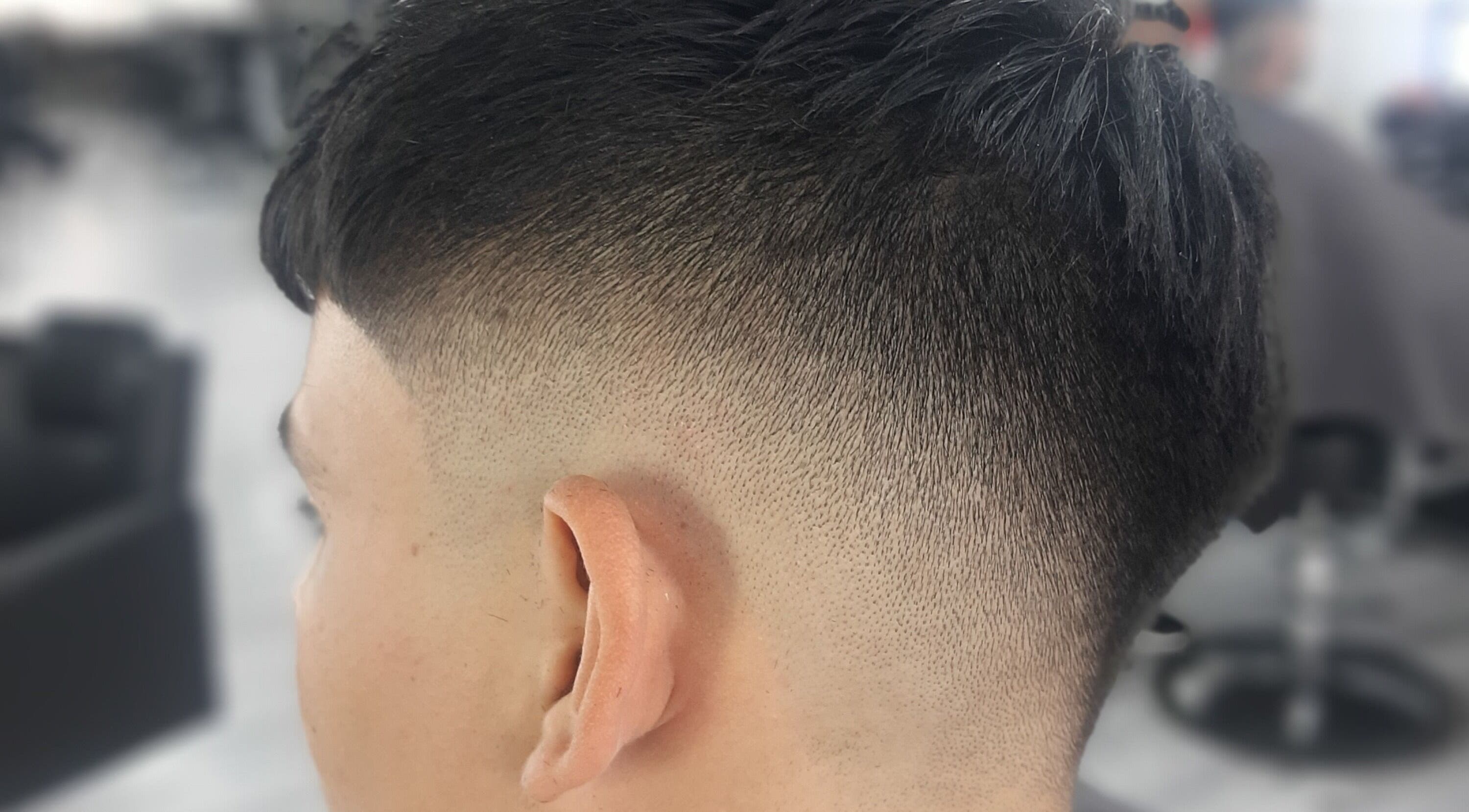 Close-up of a sleek hair fade by Jhonatan barber master in Pereira, Risaralda, CO.