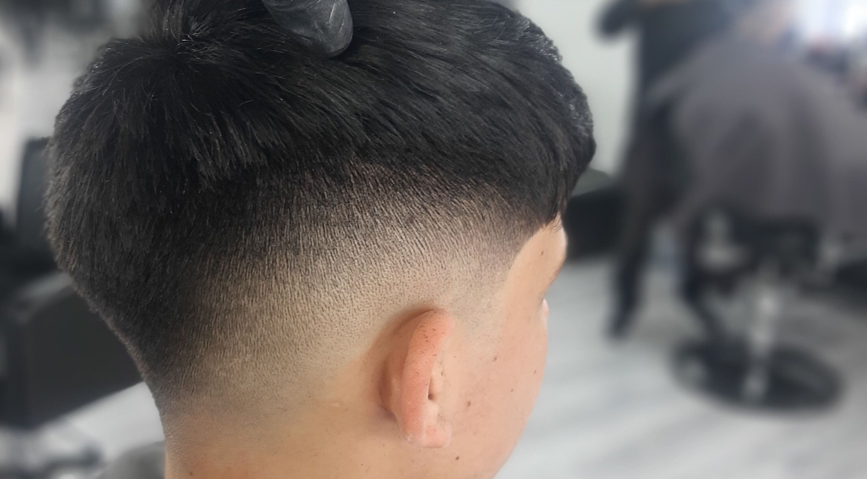 Close-up of a precise fade haircut at Jhonatan barber master in Pereira, Risaralda, CO.