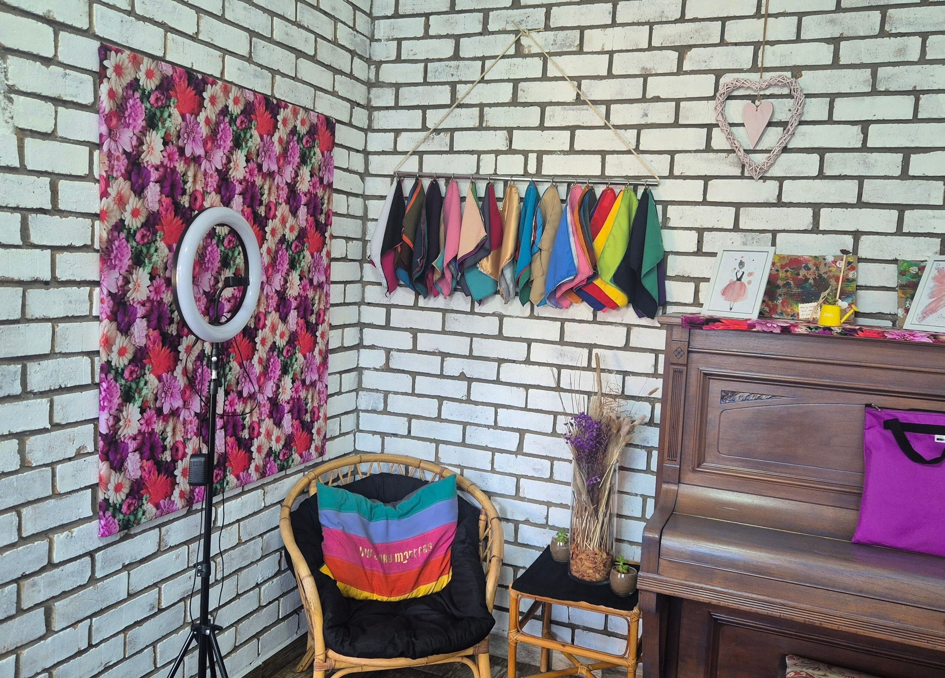 Cozy corner at The Masterpiece Consulting, Krugersdorp, Gauteng, ZA with vibrant decor and floral accents.