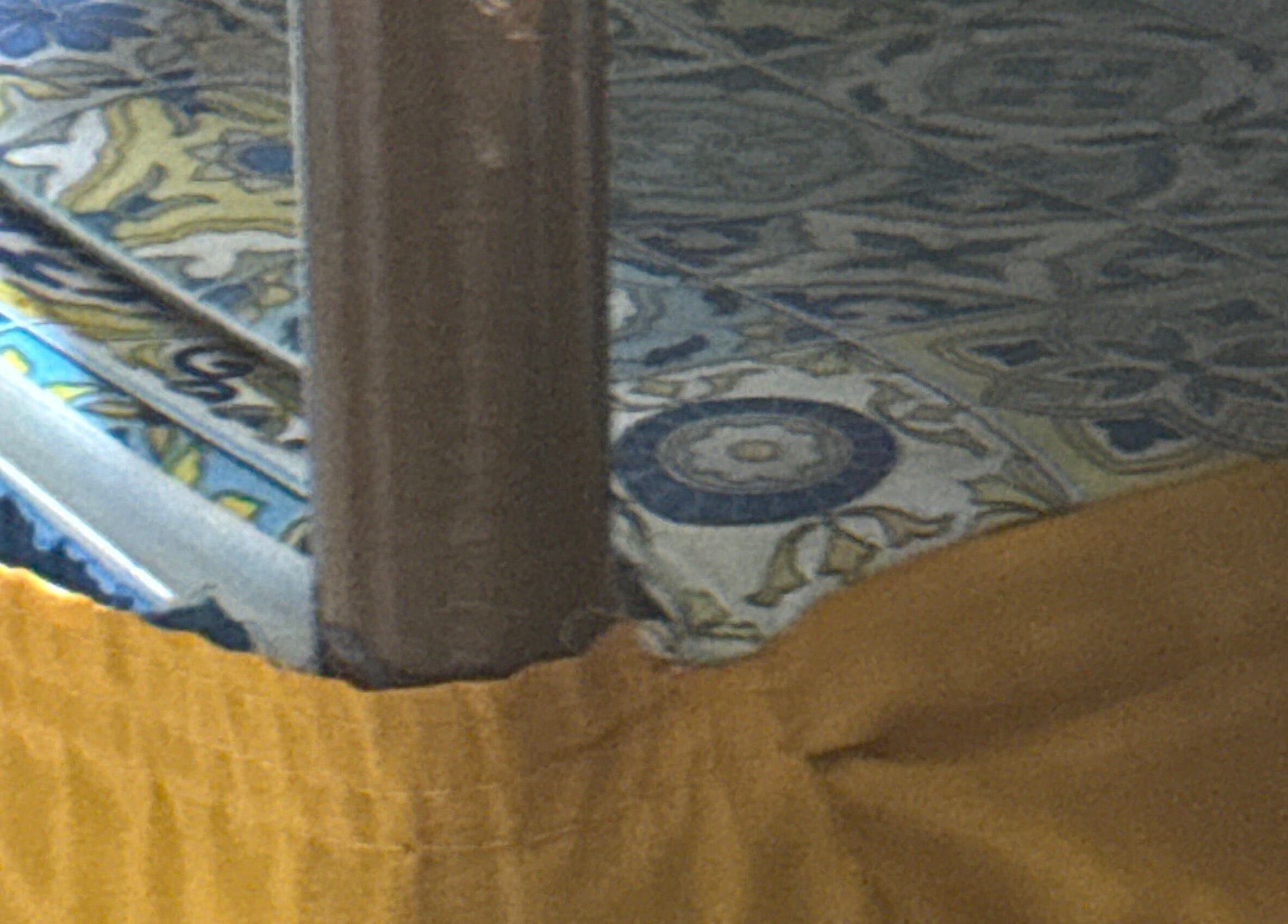 Dettaglio del tavolo estetico presso EmmaBeauty, Macerata Campania, Campania, IT. Artigianato decorativo.