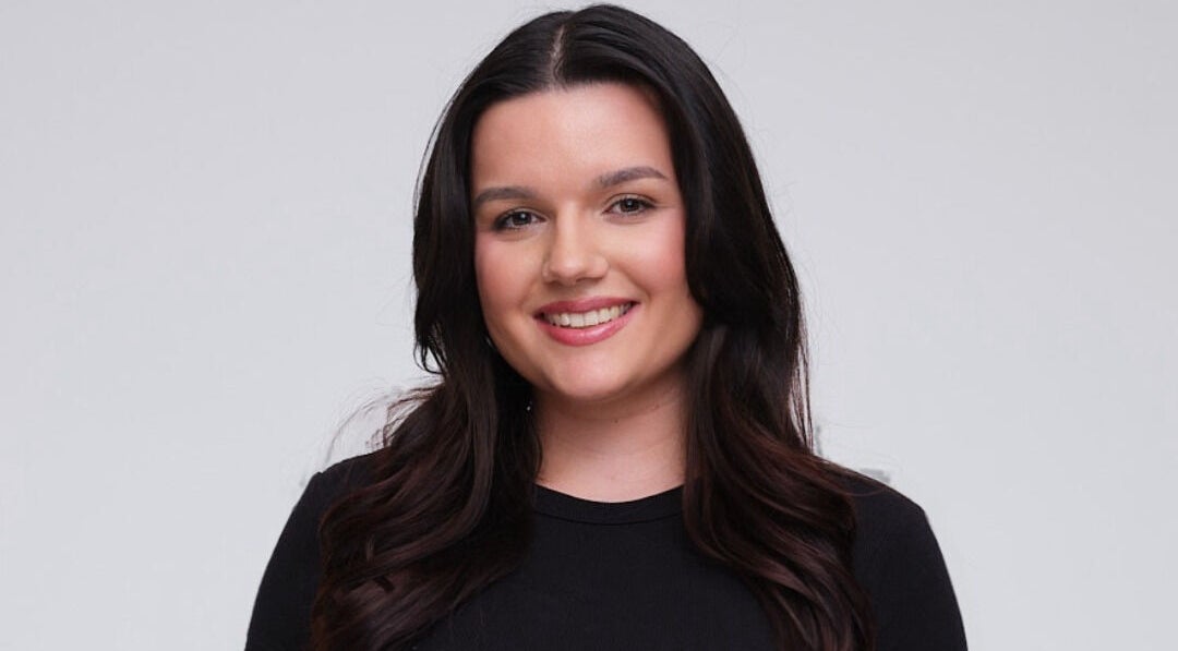 Professional portrait at Alex Antal Make-up Artist, Cluj-napoca, Județul Cluj, RO showcasing natural beauty.