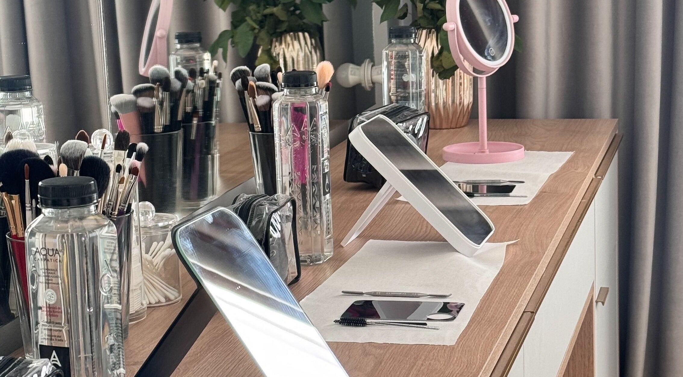 Elegant makeup tools at Alex Antal Make-up Artist, Cluj-napoca, Județul Cluj, RO.