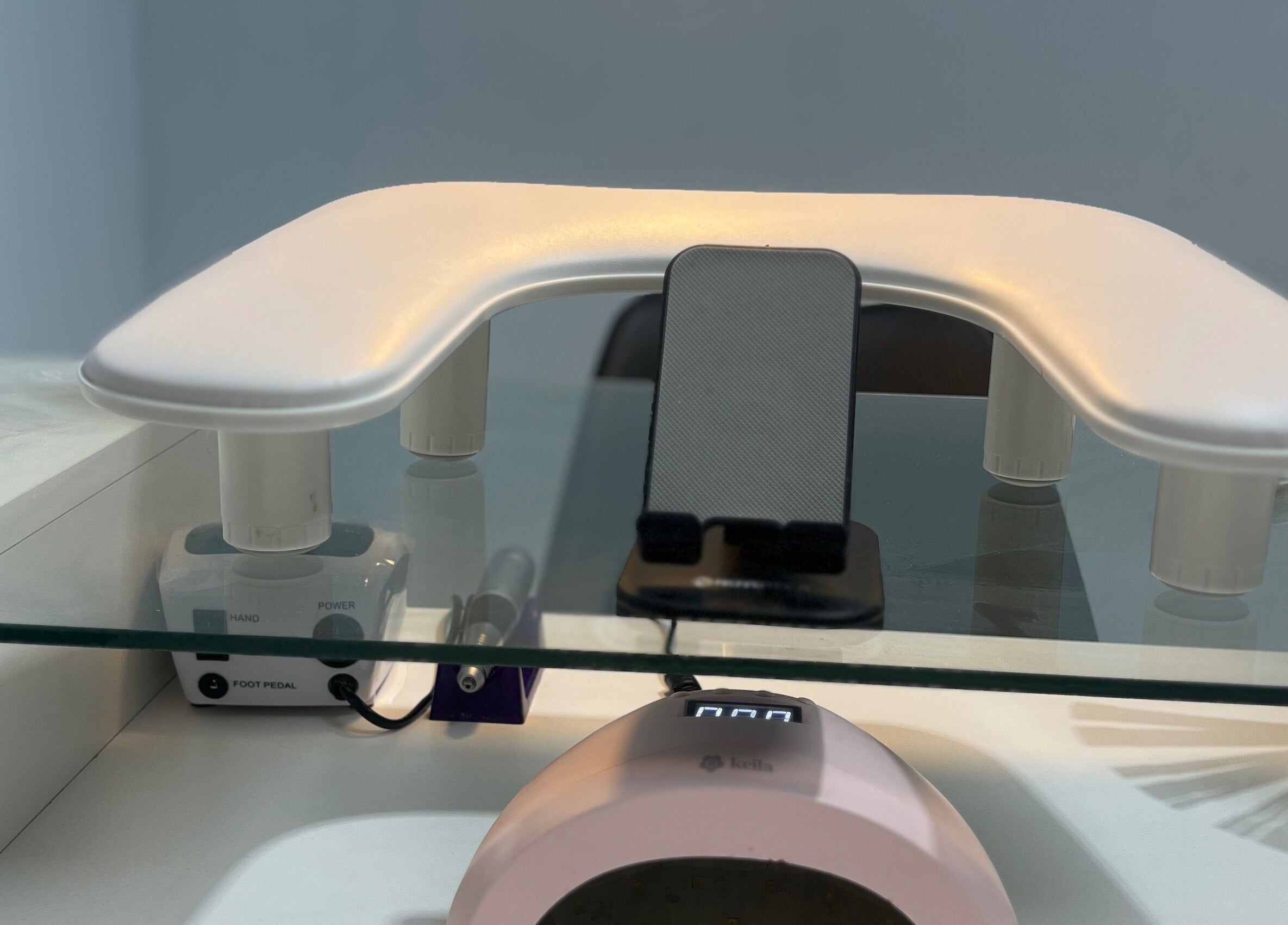 Marga Studio manicure workstation in Resistencia, Chaco, AR, equipped with modern nail tools.