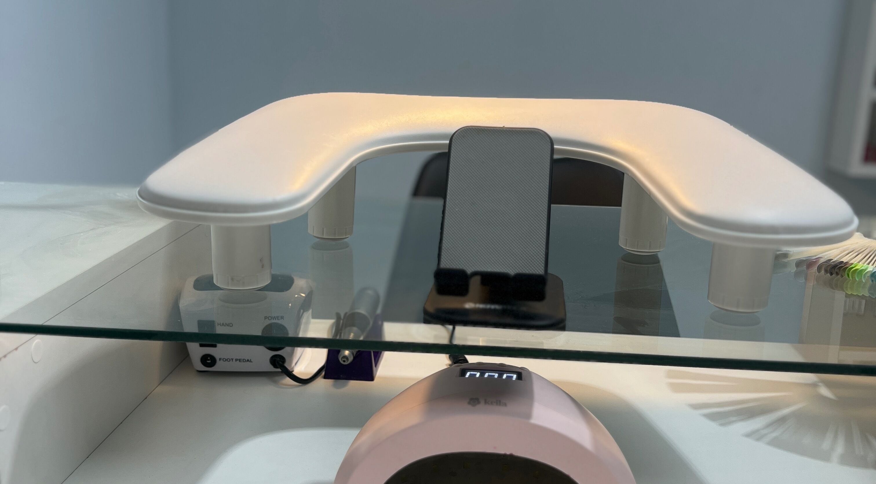 Marga Studio manicure workstation in Resistencia, Chaco, AR, equipped with modern nail tools.