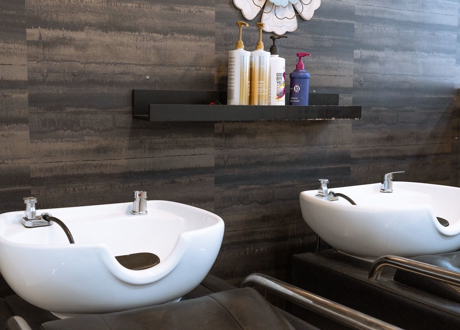 Elegant shampoo stations at Best Beauty Salon in Spring, Texas, US, ready for your next pampering session.