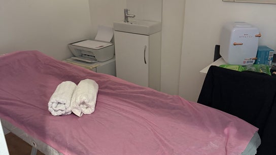 Paloma Chinelato massage therapy