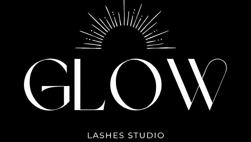 Logo of GLOW Lashes Studio in Santiago Yeche, Estado De México, MX with a sunburst design.