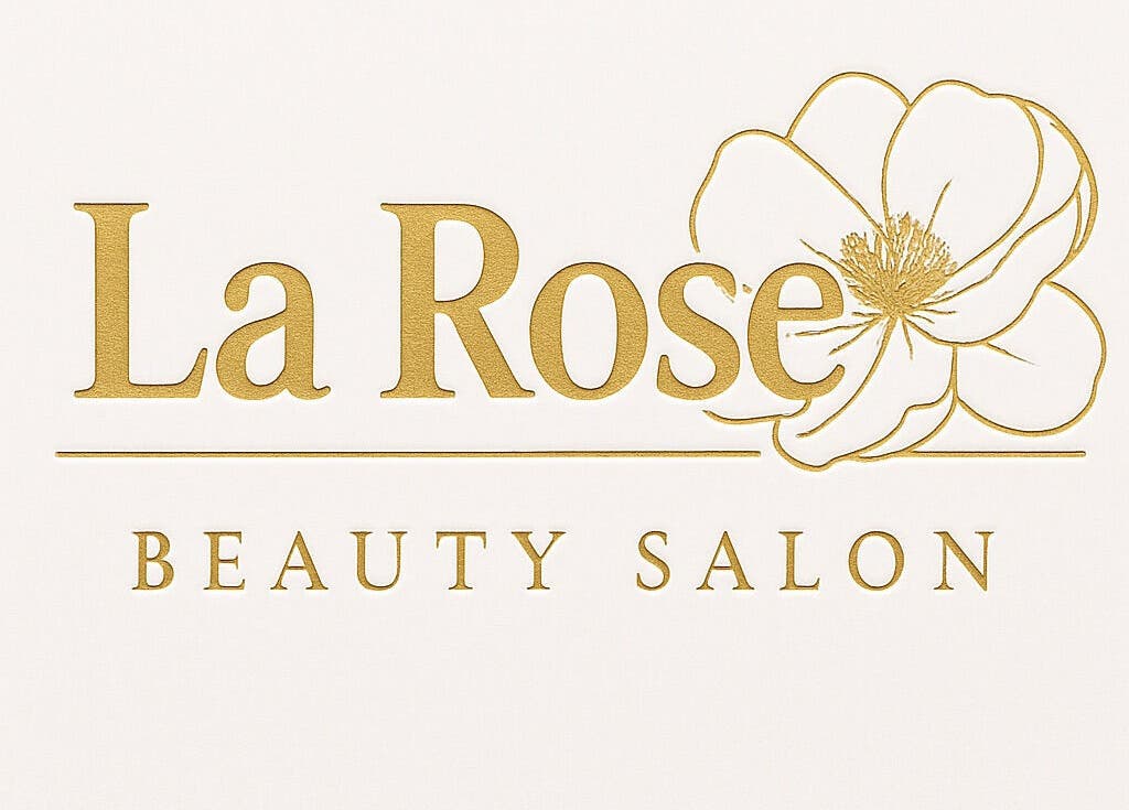 Logo von La Rose Beauty Salon in Ulm, Baden-Württemberg, DE, mit goldener Blume und Schrift.
