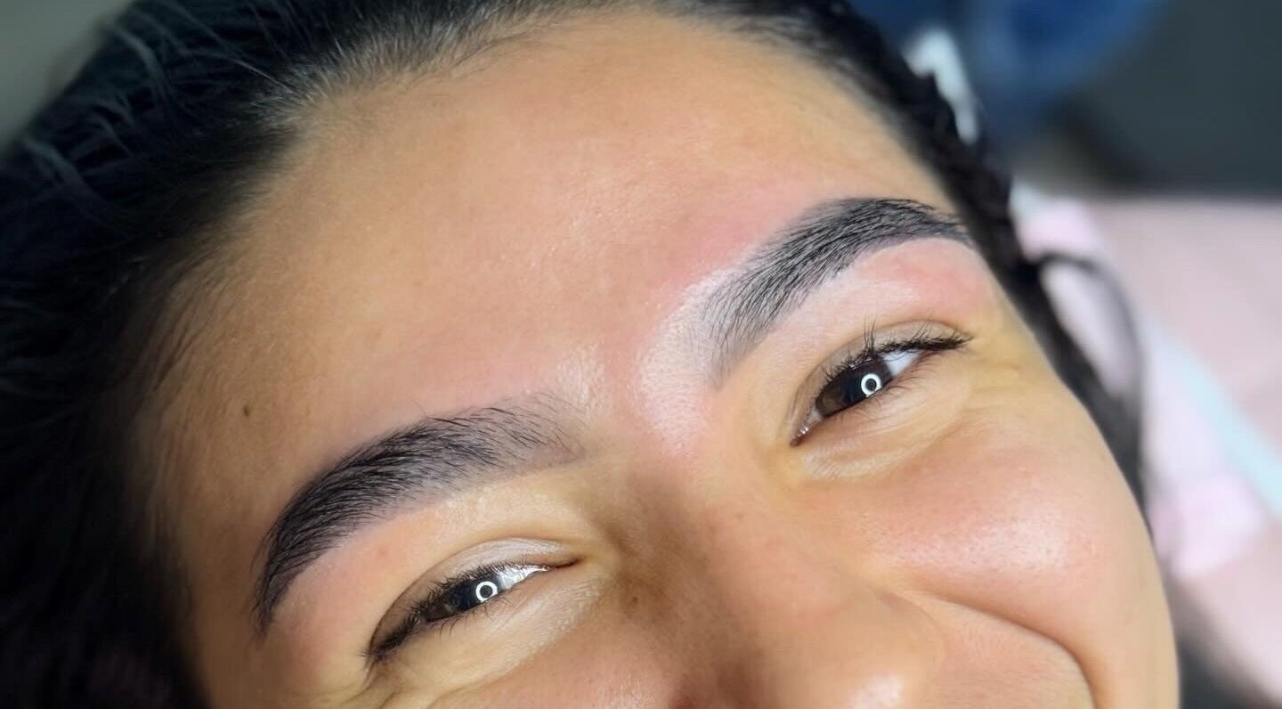 Cejas perfectamente definidas en Studio Llenas de Gracia By ND en Villavicencio, Meta, CO.