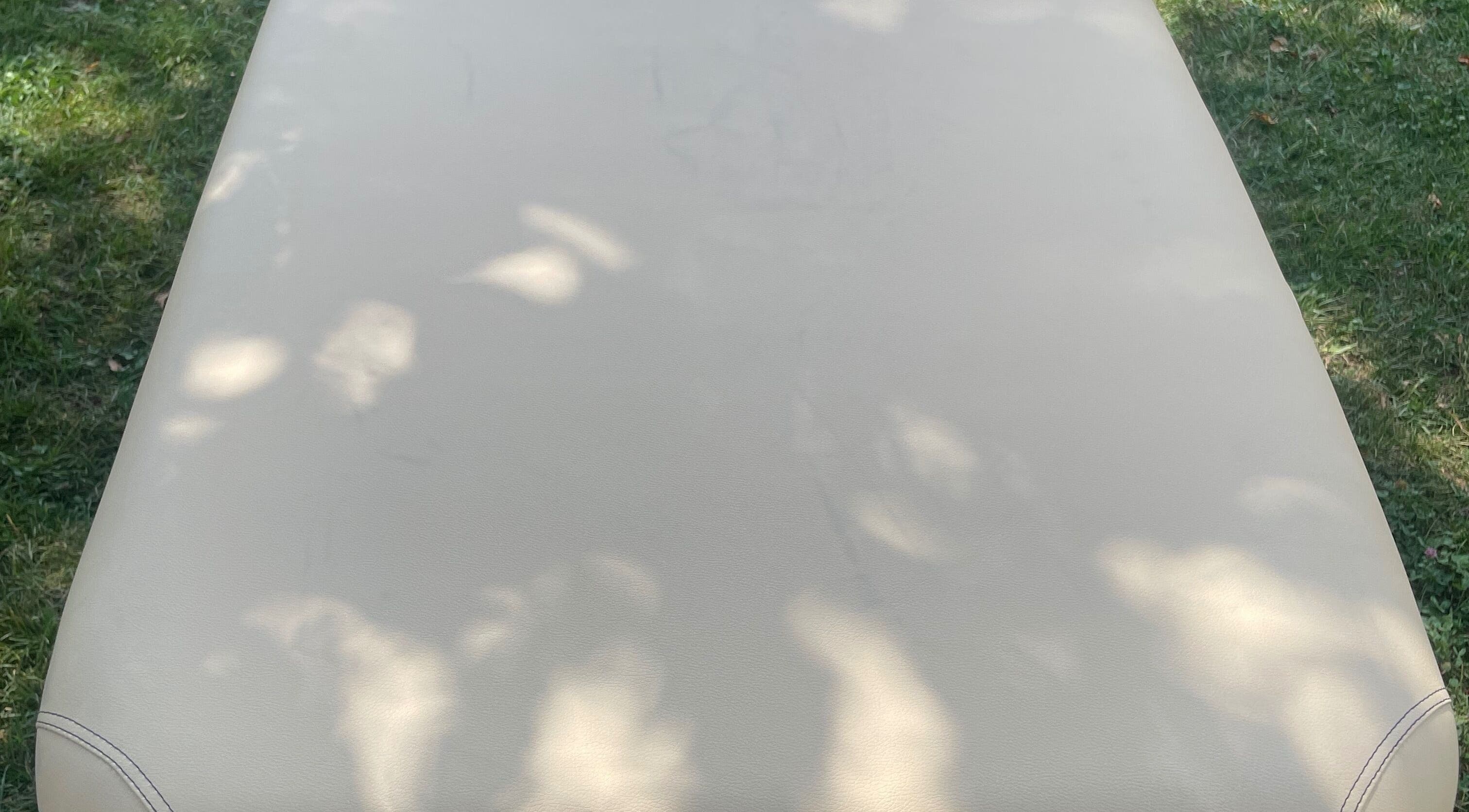 Table de massage en plein air chez M’Massage - massage à domicile, Bouillargues, Occitanie, FR.