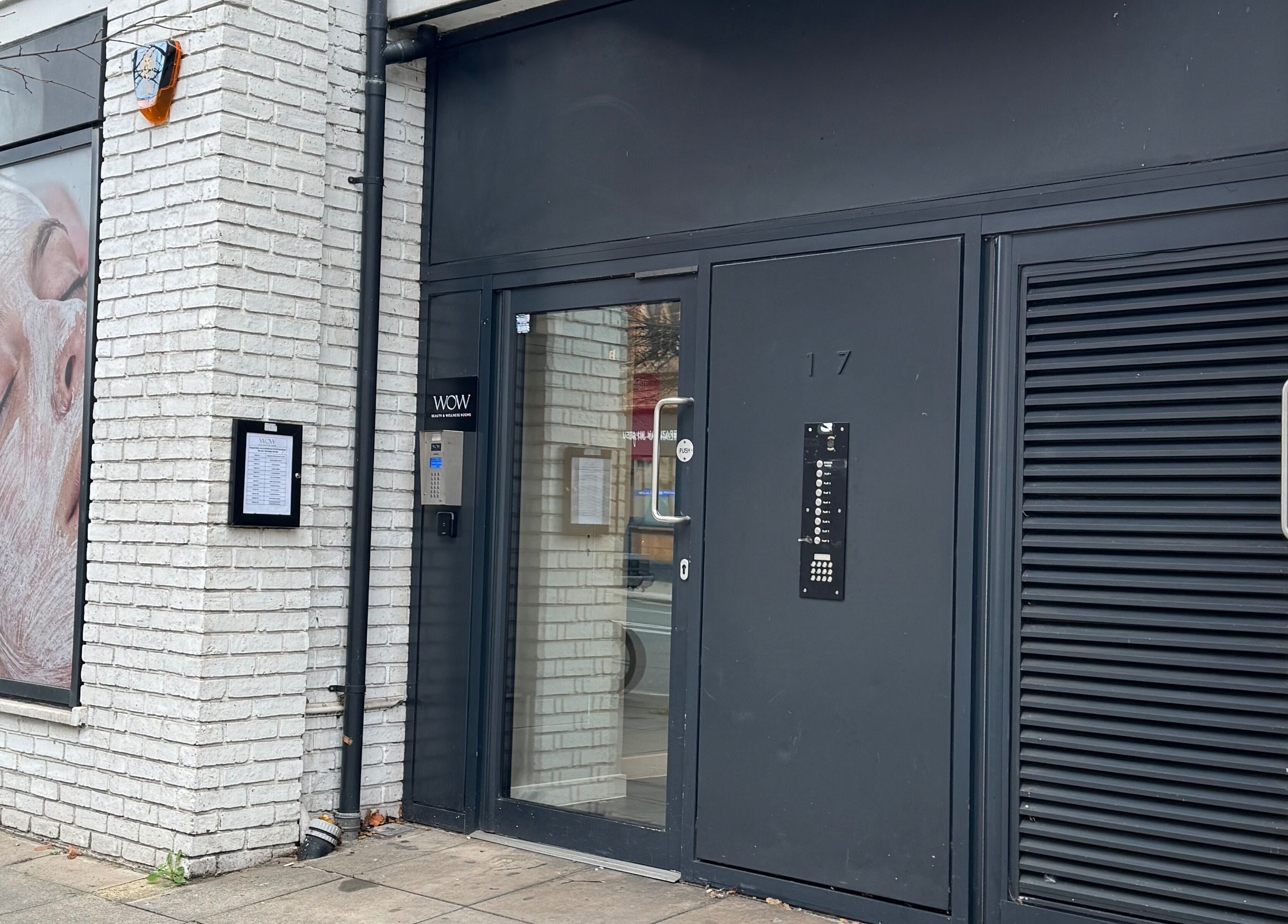Entrance of Elya Aesthetic at London, England, GB, showcasing its modern facade and inviting doorway.