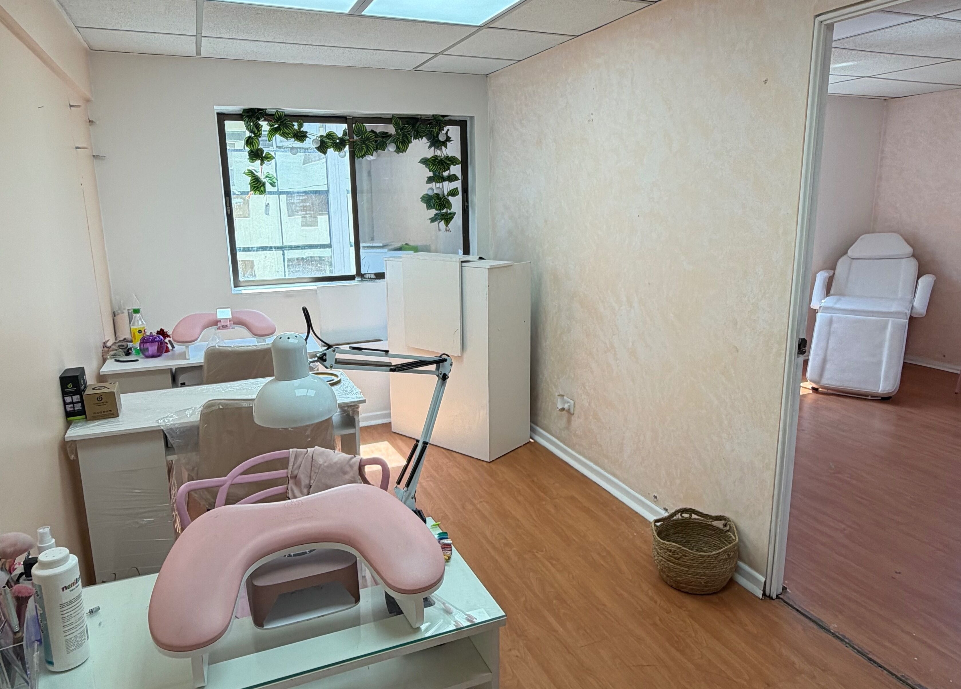 Salón de belleza Entreellas_sdb en Providencia, Región Metropolitana, CL con decoración acogedora.