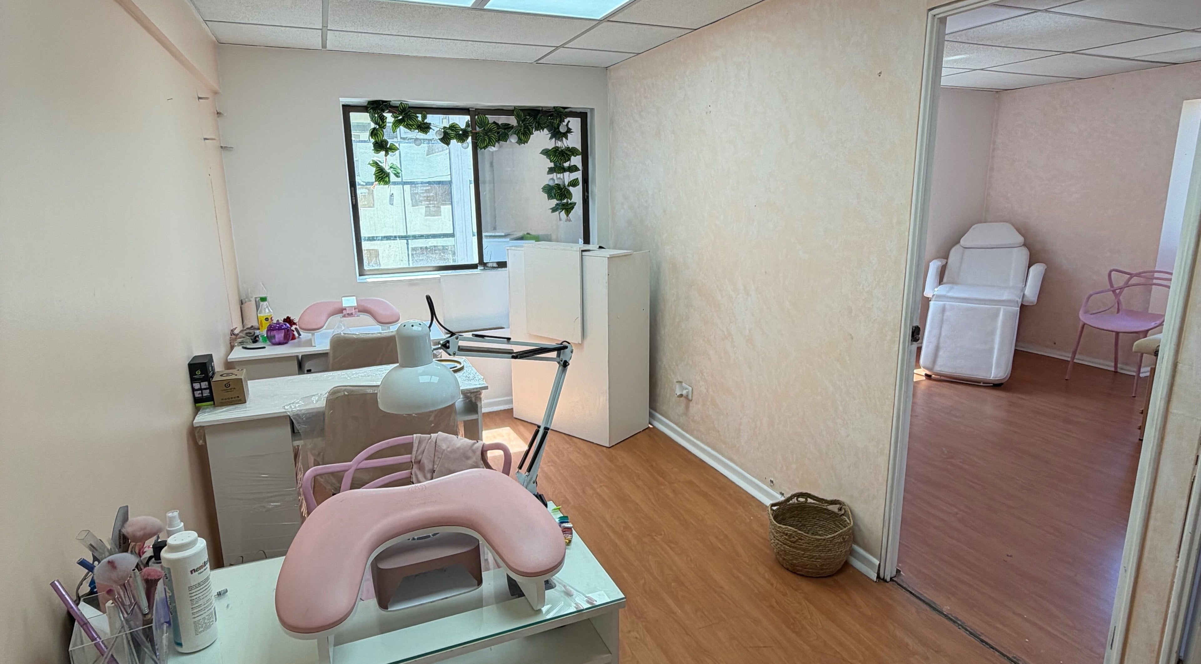 Salón de belleza Entreellas_sdb en Providencia, Región Metropolitana, CL con decoración acogedora.