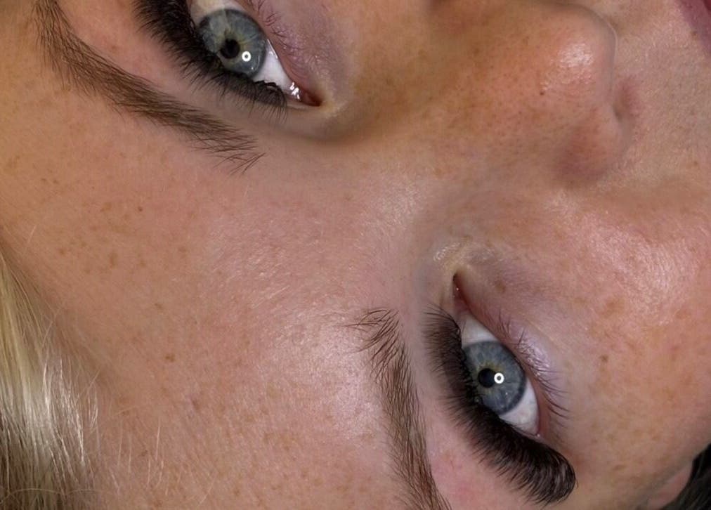Close-up of expertly done eyelashes at eyesbyellie in Mandurah, Western Australia, AU.