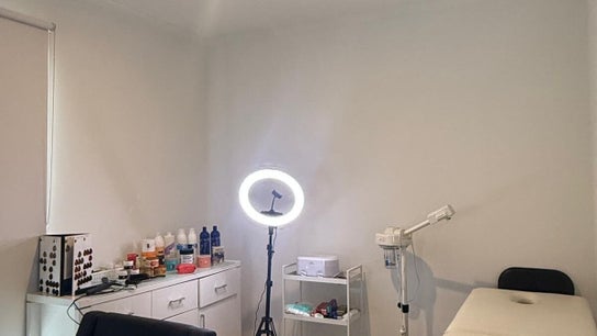 Strand & Style Beauty Lounge