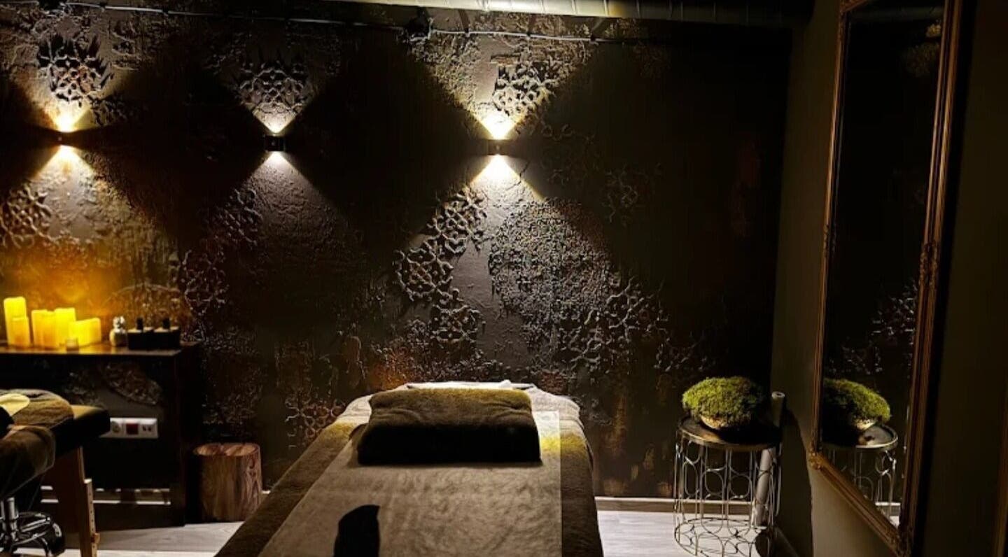 Tranquil massage room at Ayu Shambhala in Łódź, Województwo Łódzkie, PL with calming decor.