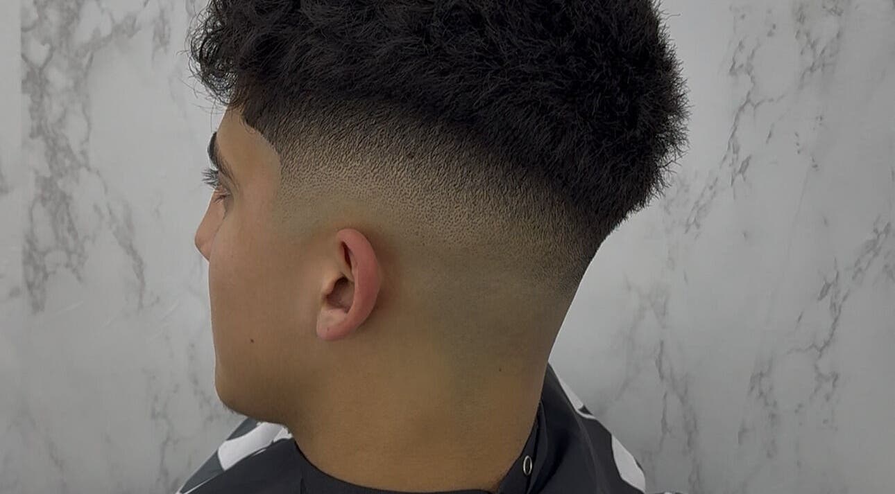 Corte de cabello fade en Joaco barber, Villa Lynch, Provincia De Buenos Aires, AR.