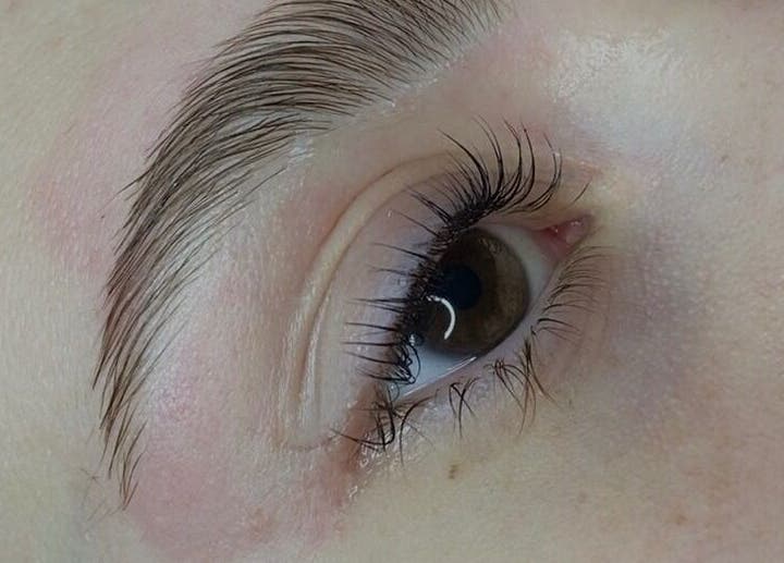 Sublime cils et sourcils à Nda Nails, Rouen, Normandie, FR.