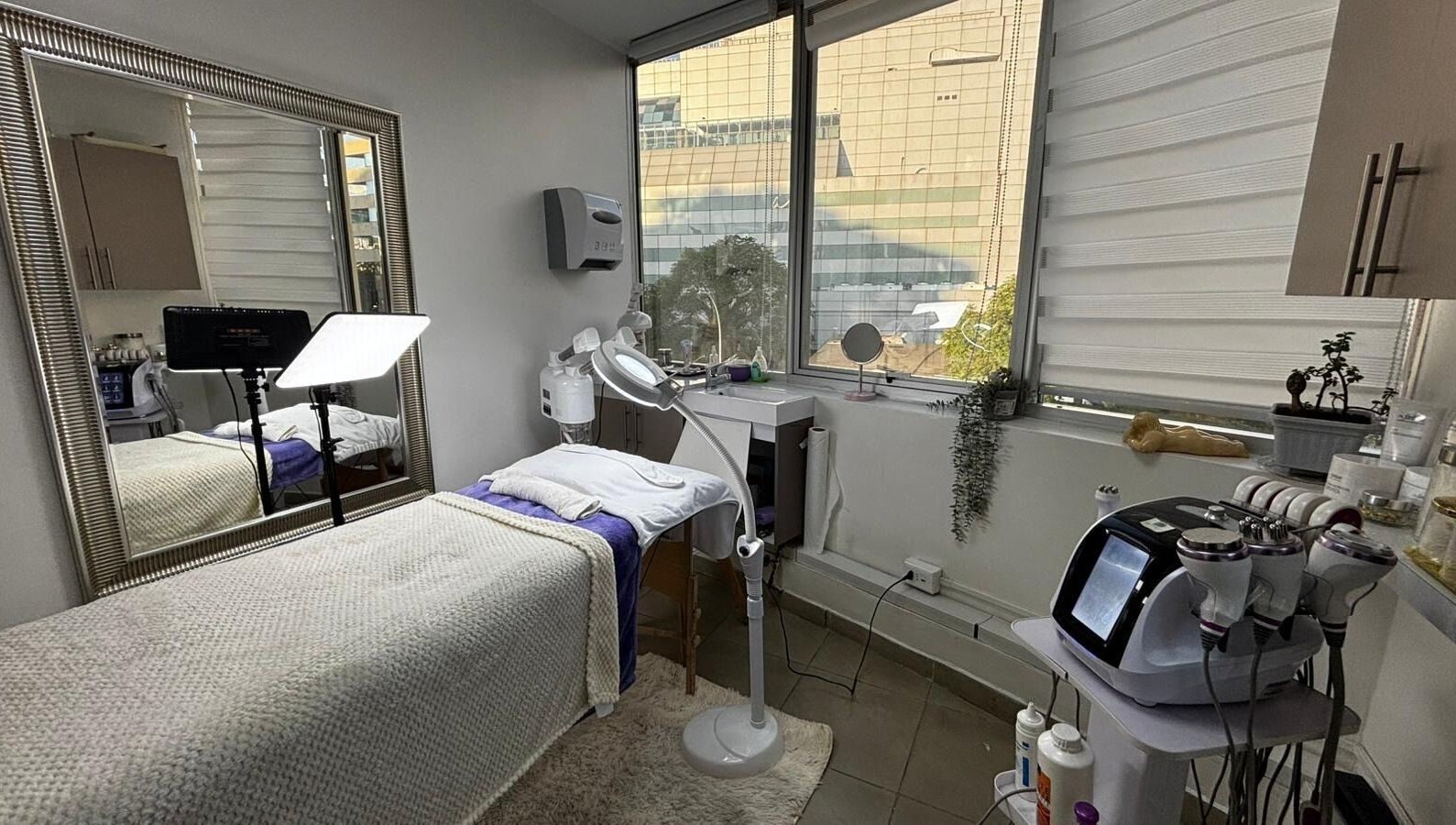 Sala de tratamiento en Time For You, Providencia, Región Metropolitana, CL, equipada para cuidados de belleza.