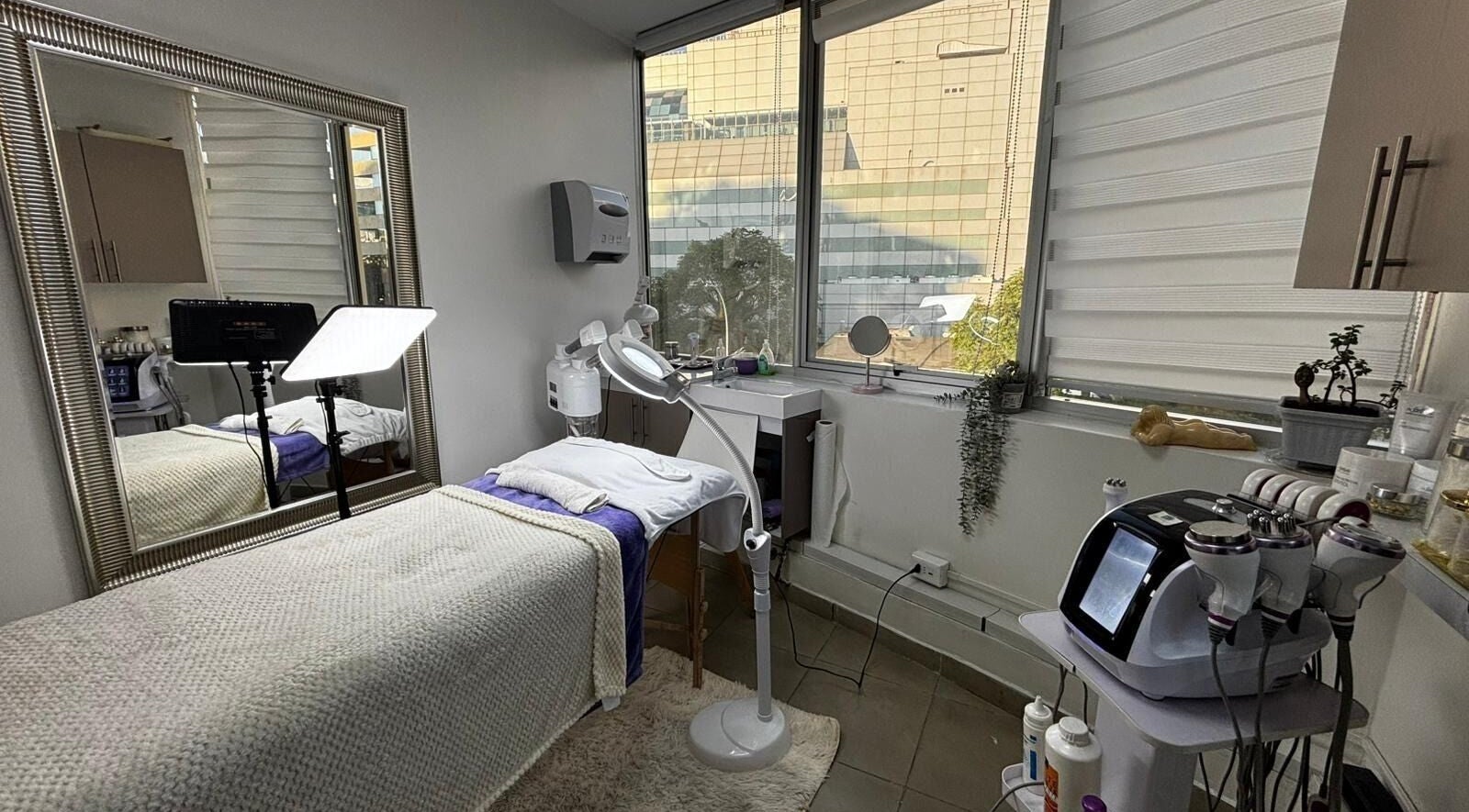 Sala de tratamiento en Time For You, Providencia, Región Metropolitana, CL, equipada para cuidados de belleza.