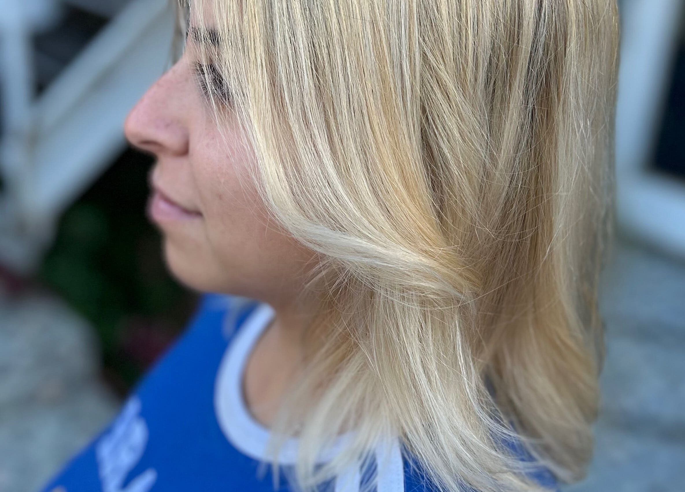 Close-up of a woman with styled blonde hair at Indiscretx, Valparaíso, Valparaíso, CL.