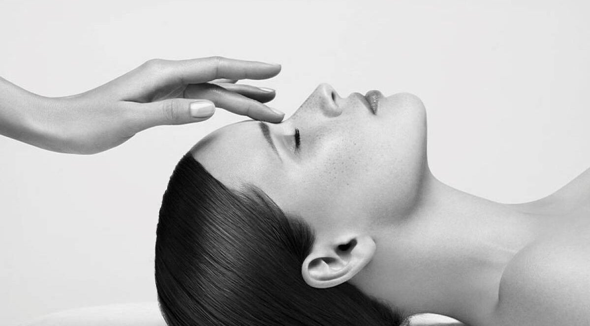 Massage facial à Harmony&Equilibre, Villandraut, Nouvelle-Aquitaine, FR. Détente et bien-être garantis.