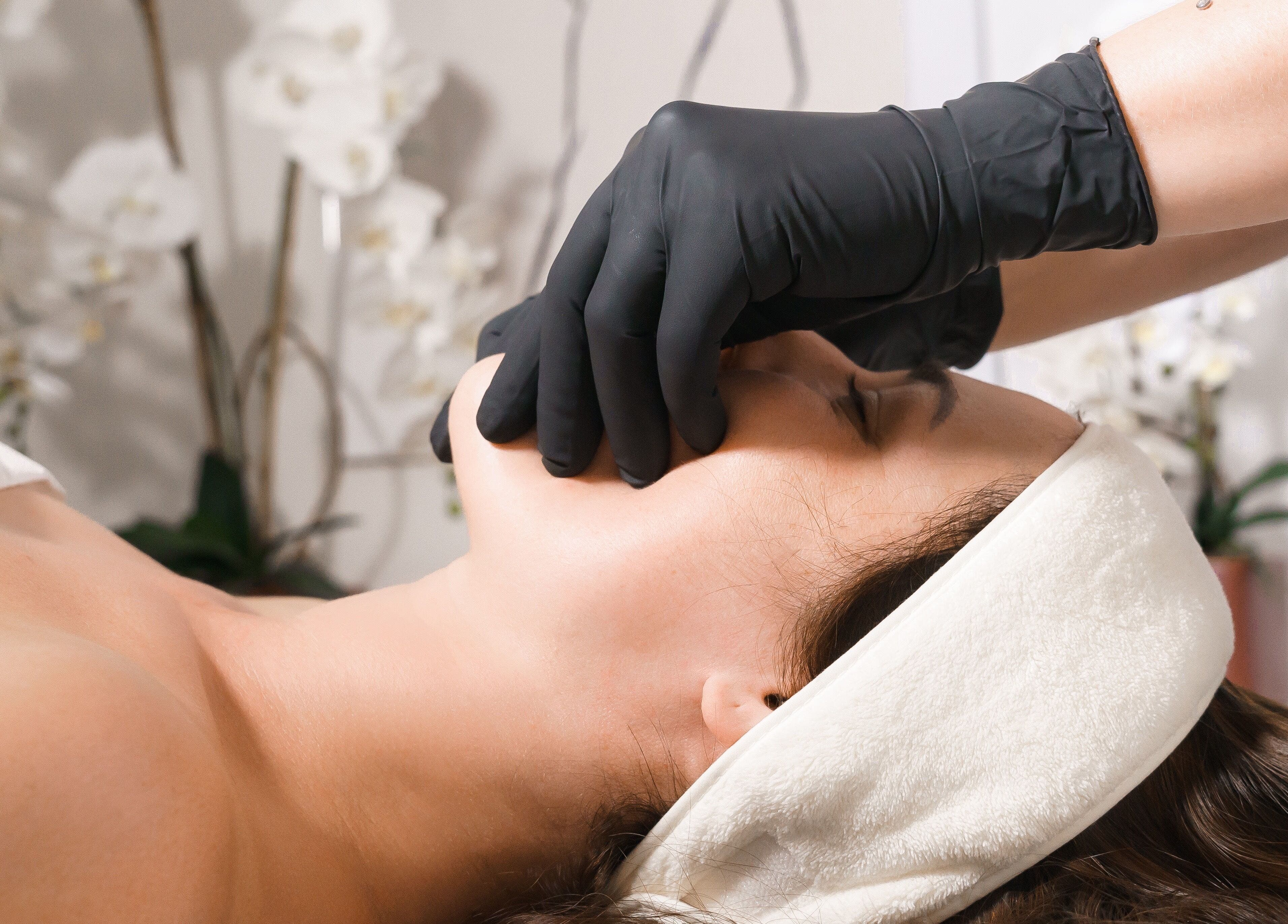 Trattamento lifting facciale da Kateryna Dr. Manual-Face-Lifting, Milano, Lombardia, IT.