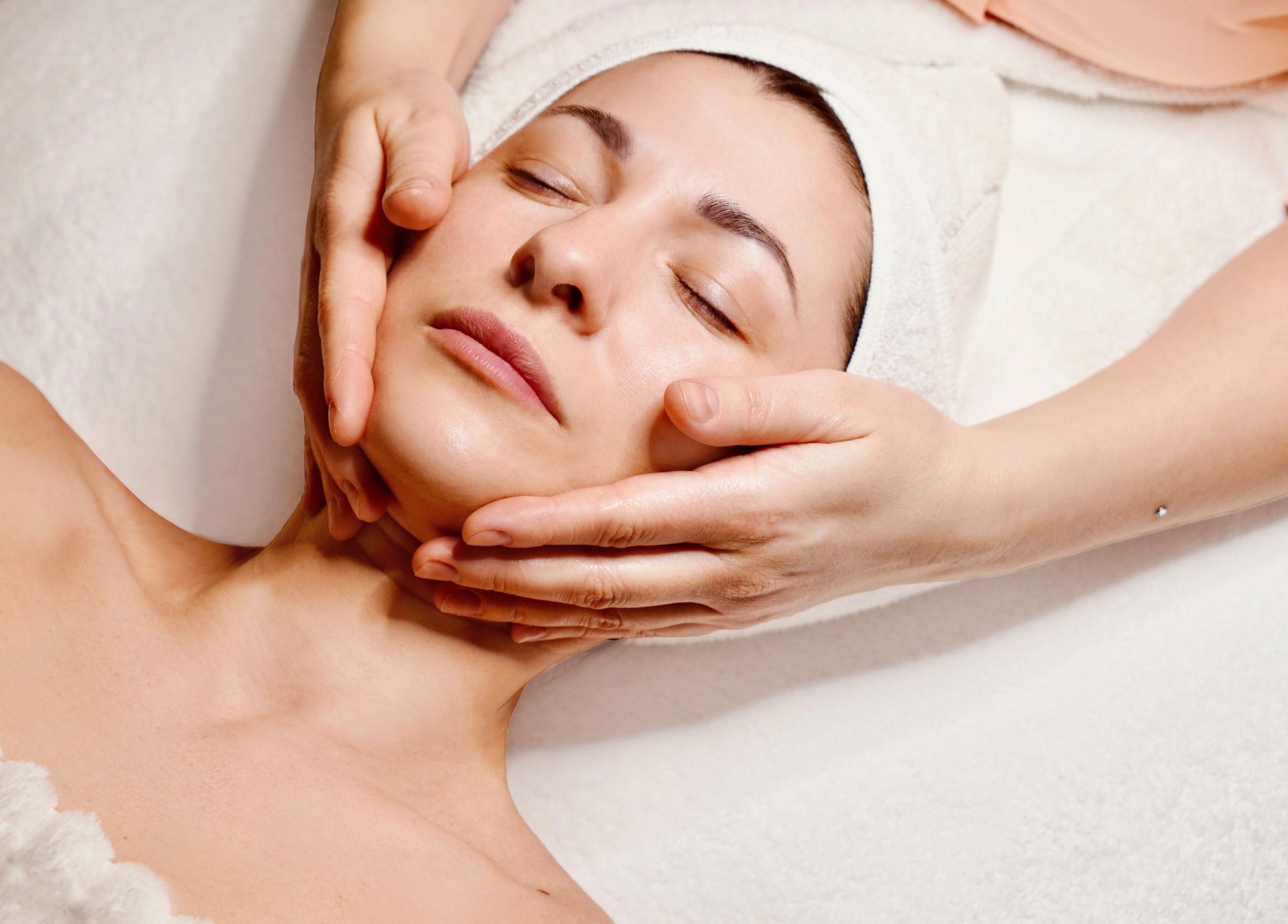 Trattamento viso rilassante al Kateryna Dr. Manual-Face-Lifting, Milano, Lombardia, IT.