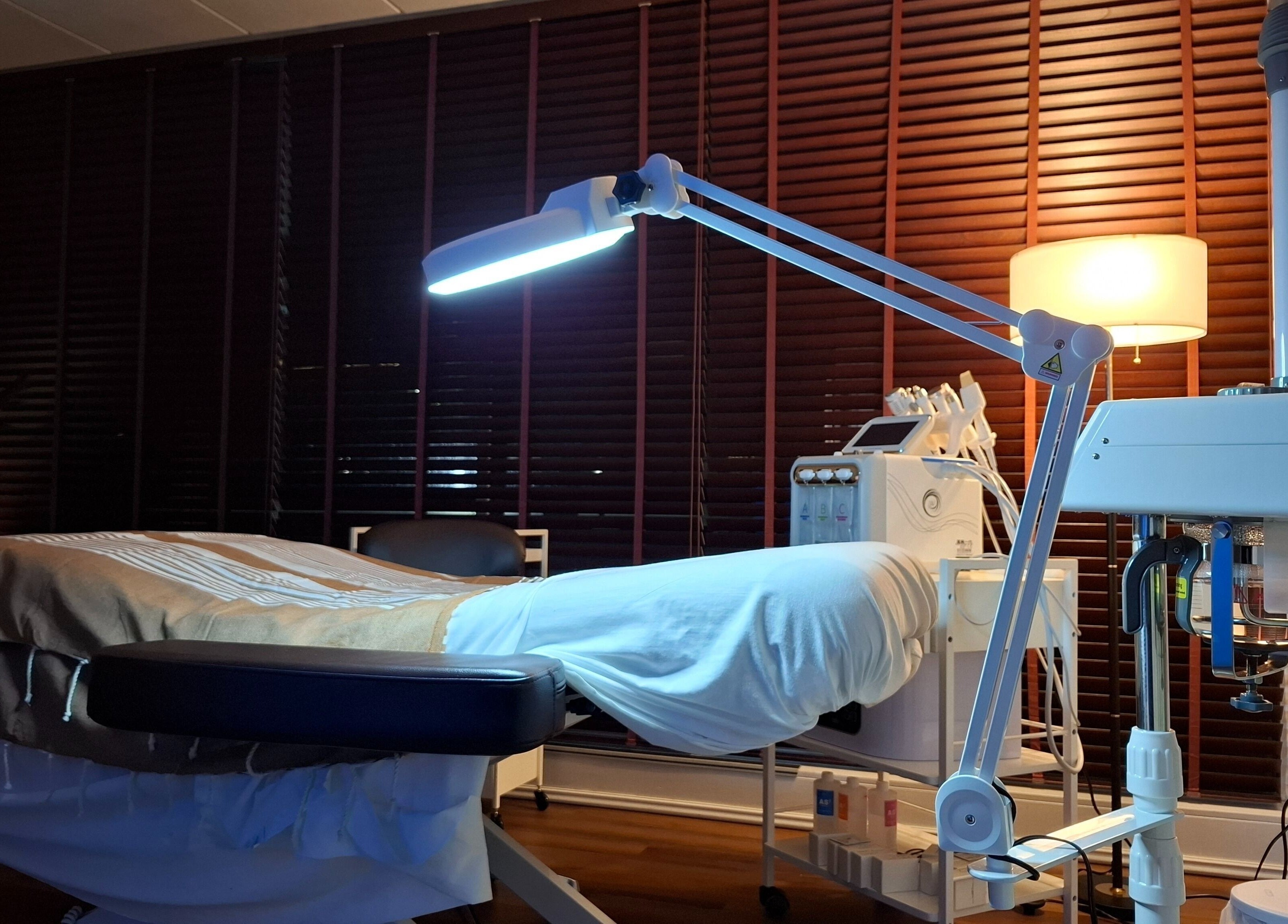 Salle de soins élégante chez LA French Spa, Coral Gables, Florida, US.