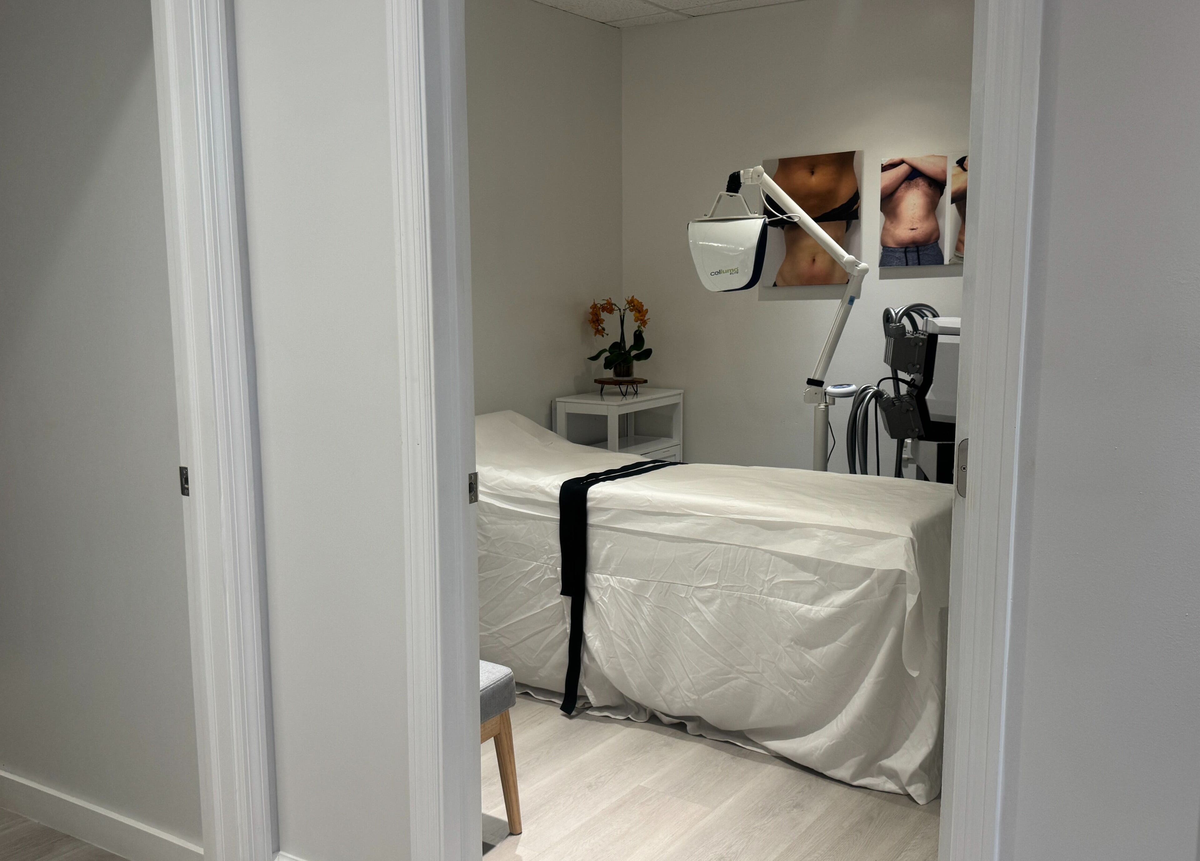 Cryo sculpting lab - Boca treatment room in Boca Raton, Florida, US, showcasing a serene wellness setup.