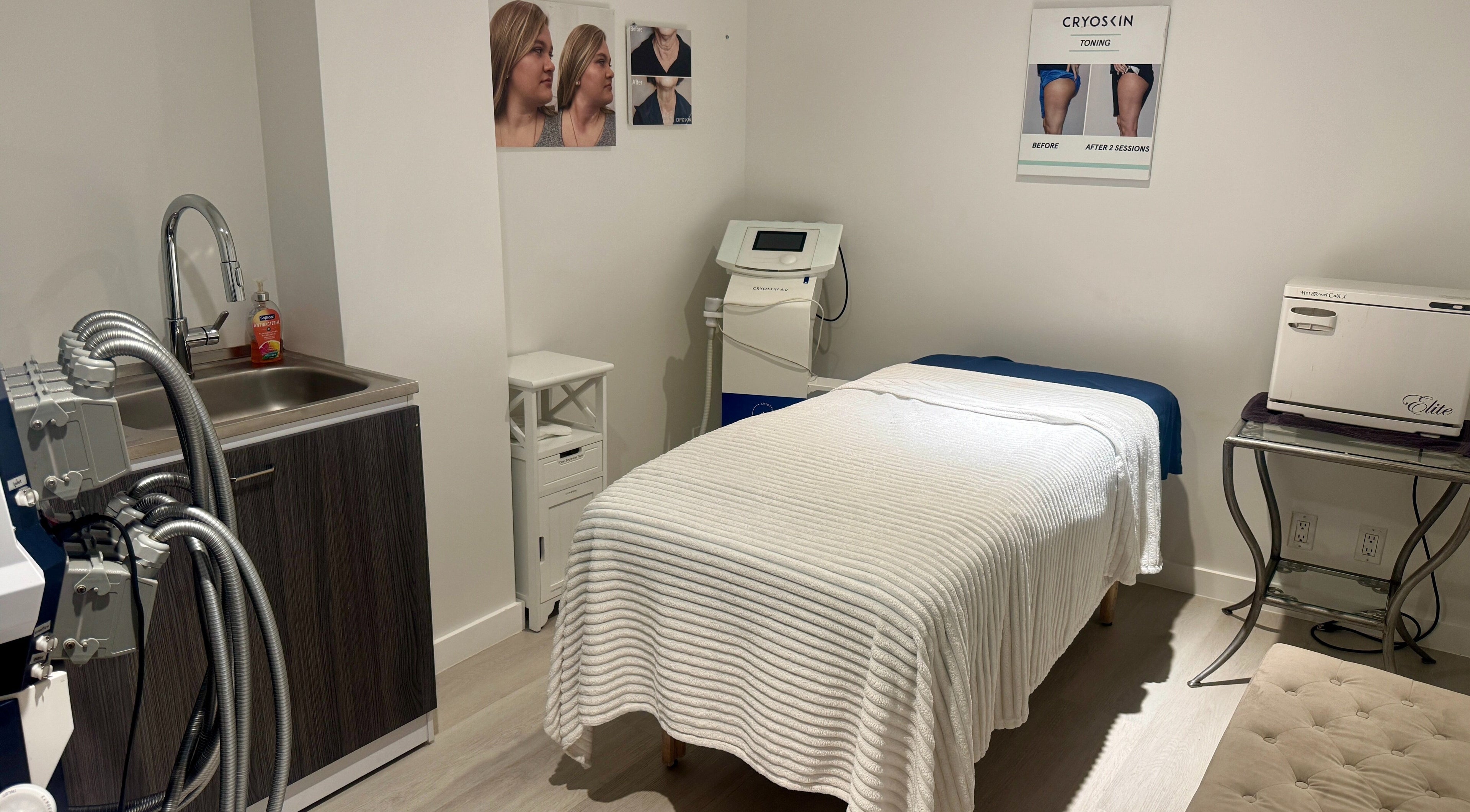 Cryo Sculpting Lab - Boca therapy room with equipment in Boca Raton, Florida, US.