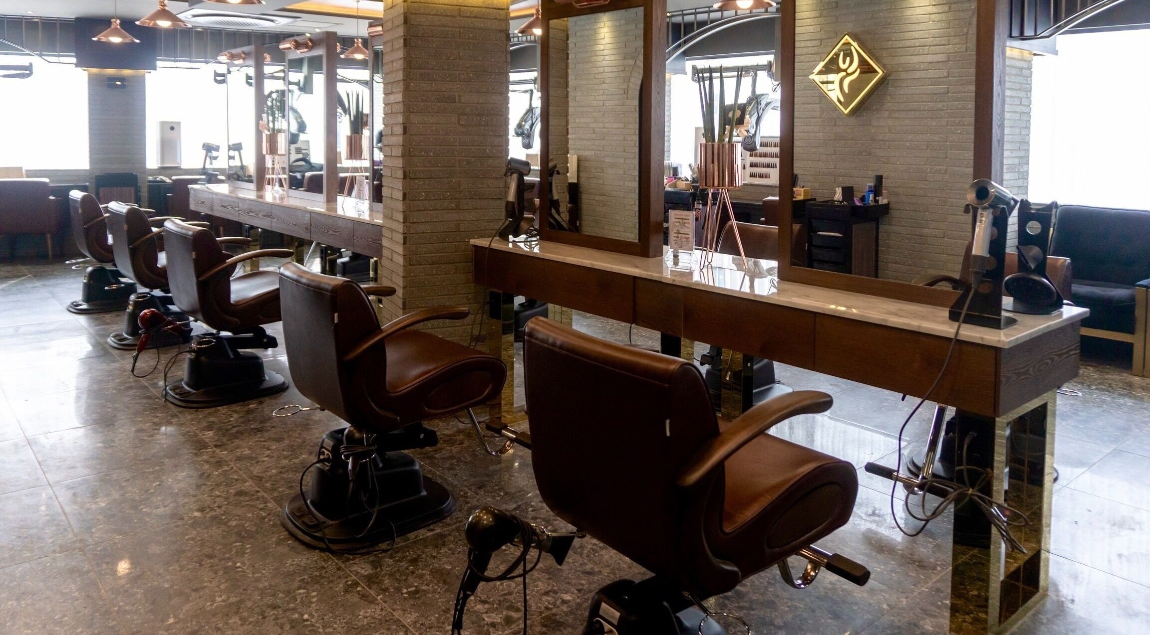 Modern salon interior at Hair the beau Seoul National University Station, 서울특별시, 서울특별시, KR.