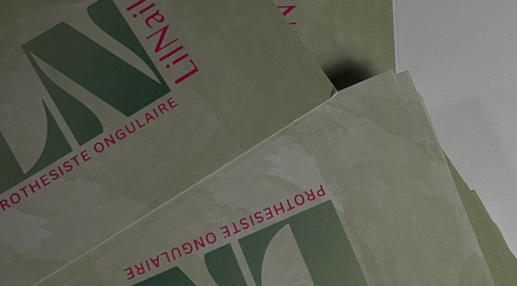 Cartes de visite LilNailz, prothésiste ongulaire à Clermont-Ferrand, Auvergne-Rhône-Alpes, FR.