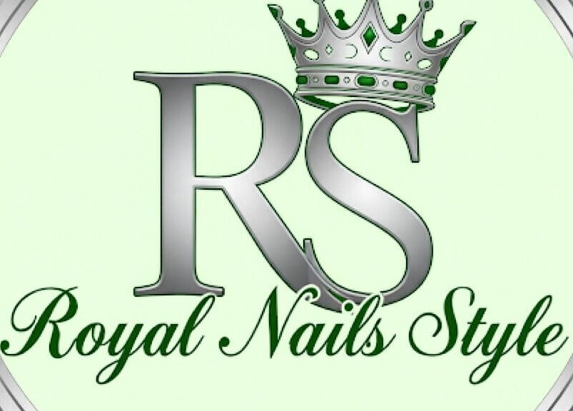 Лого на Rs Royal Nails Style, София, Област София, BG, с коронка и текст.