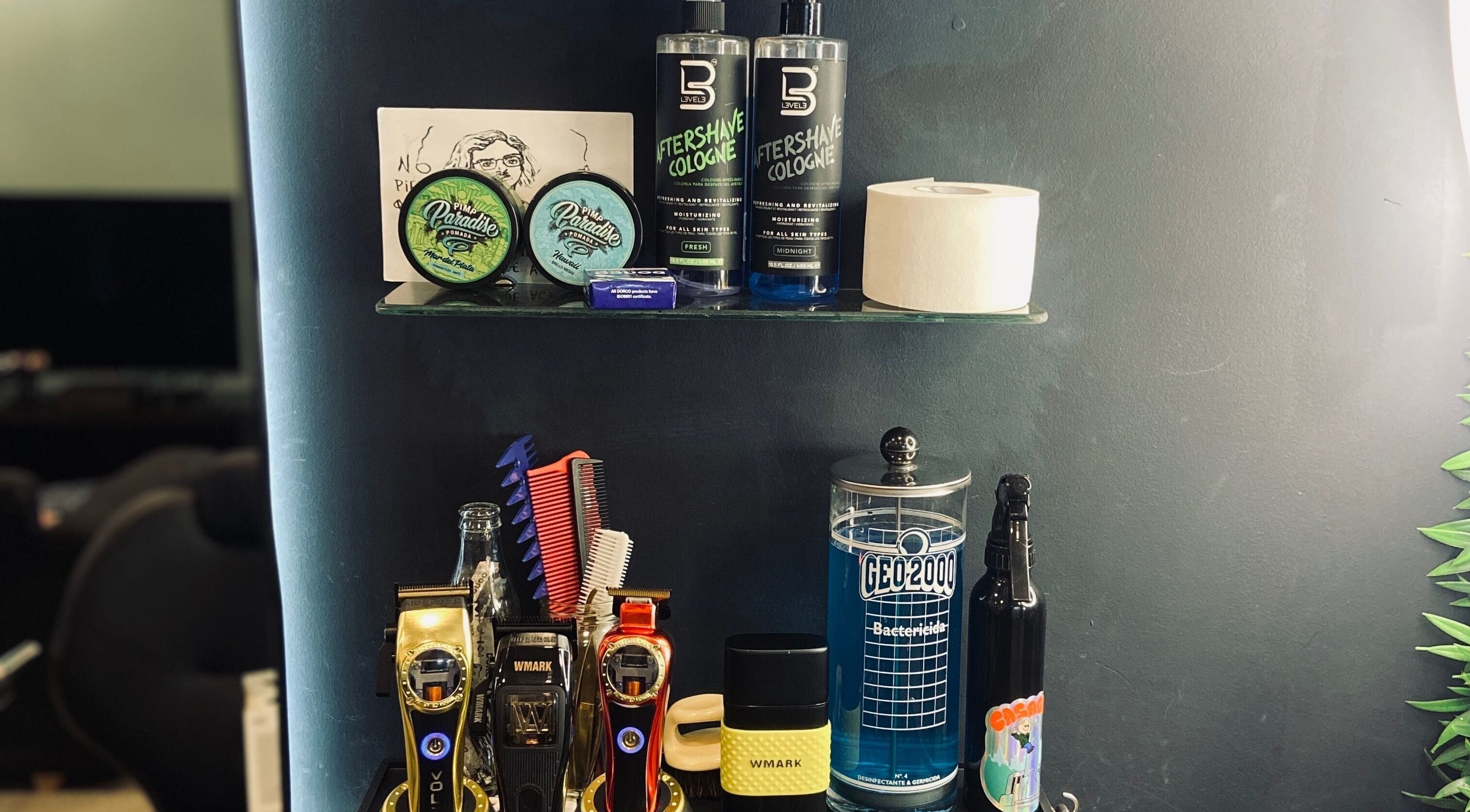 Herramientas de barbería en Brisa ayala barbershop, Rosario, Santa Fe, AR. Afeitado y productos de cuidado.