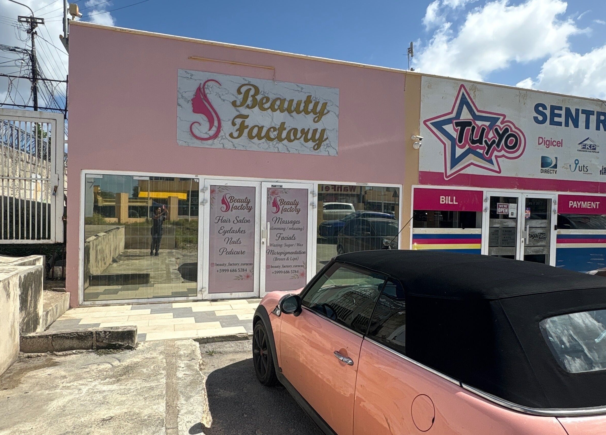 Fachada del Beautyfactorycuracao, salón de belleza en Willemstad, Curaçao, CW.