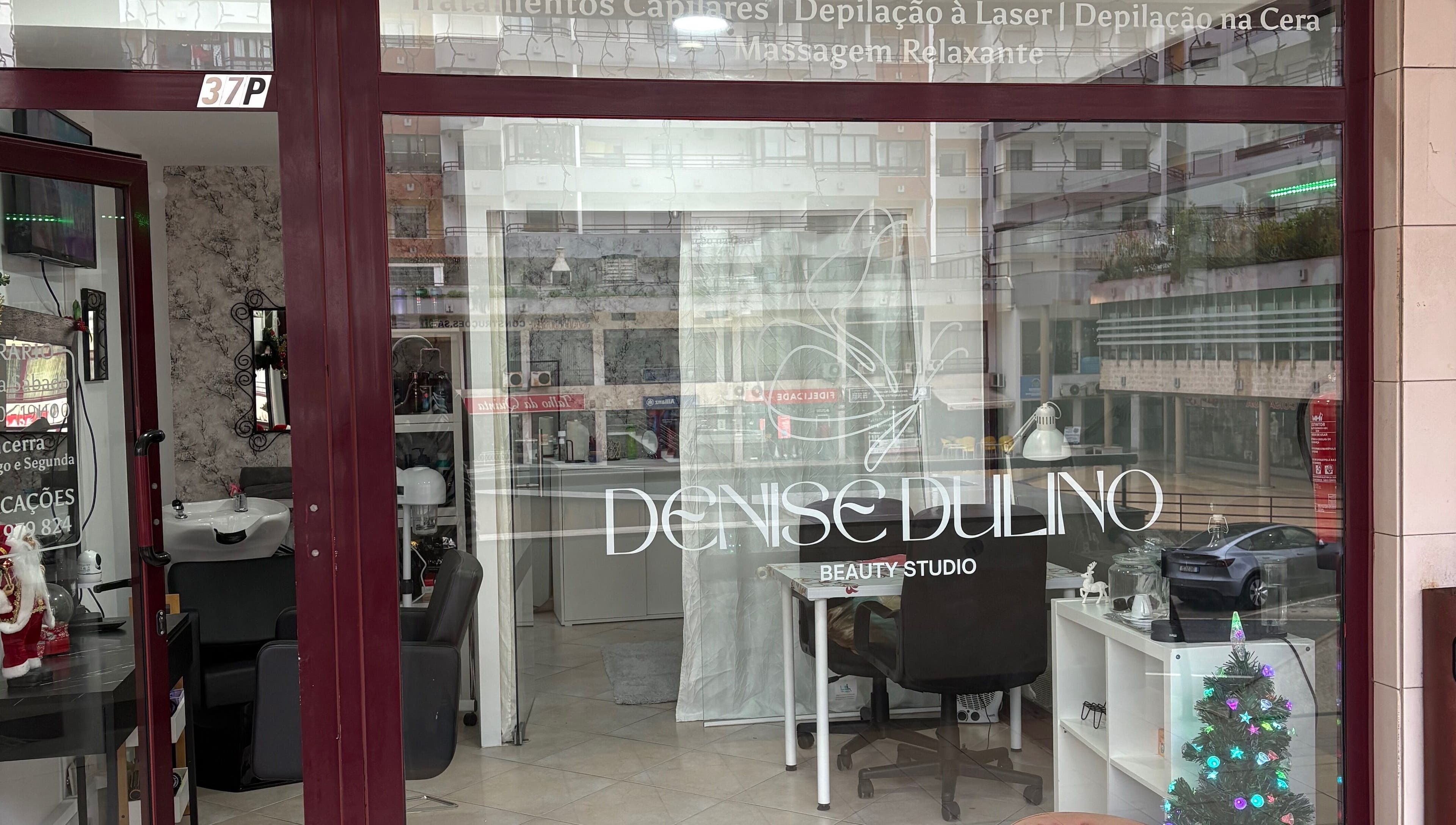 Entrada do Denise Dulino Beauty Studio em Setúbal, Setúbal, PT, refletindo sofisticação e acolhimento.