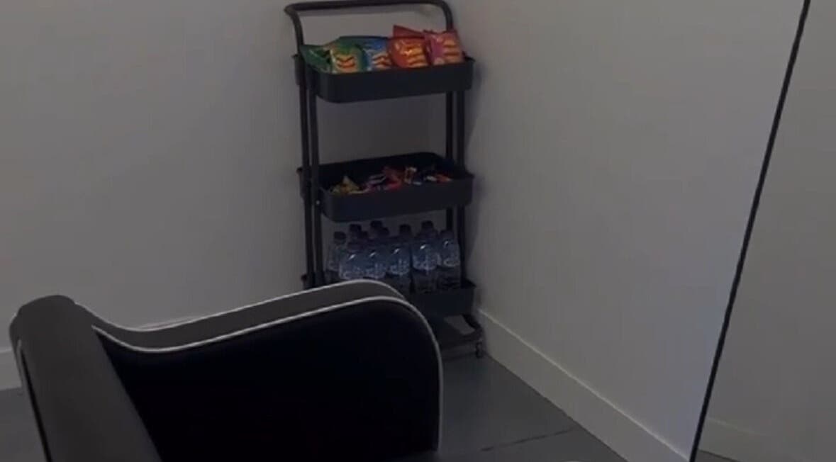Snack and water station at DreadsbyDy, London, England, GB, offering comfort and convenience to visitors.