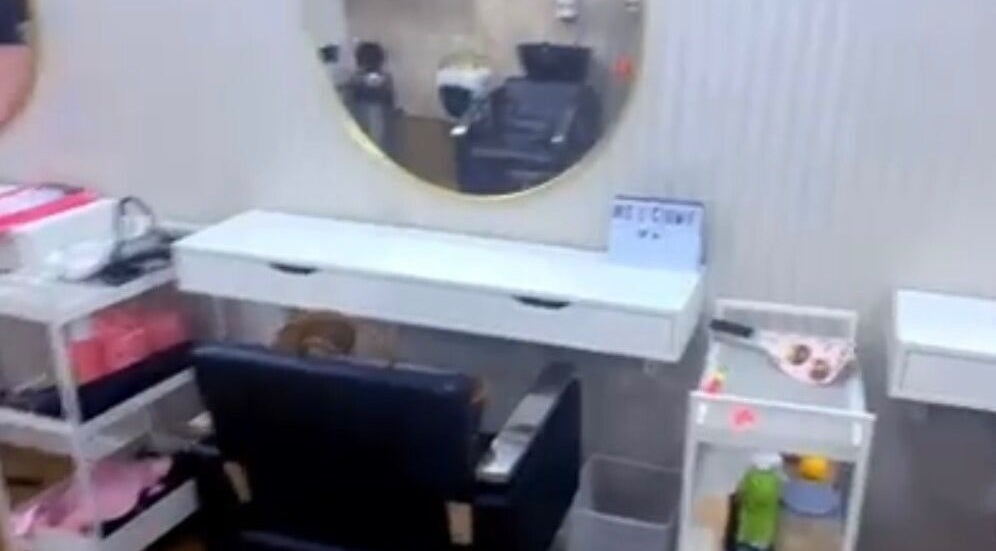 Modern beauty station at Dreadsby Dy, London, England, GB featuring sleek decor and styling tools.