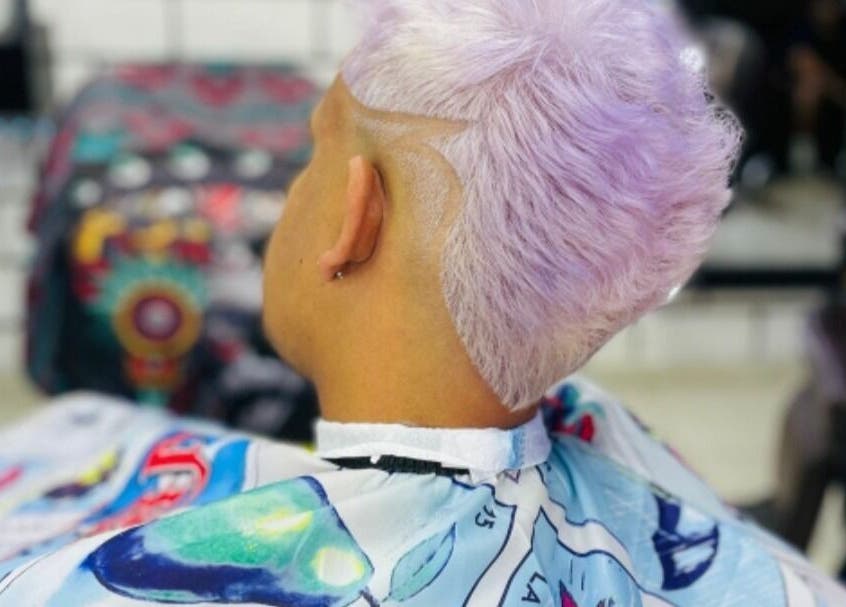 Corte creativo lavanda en Cubas barber, Ojo De Agua, Estado De México, MX.