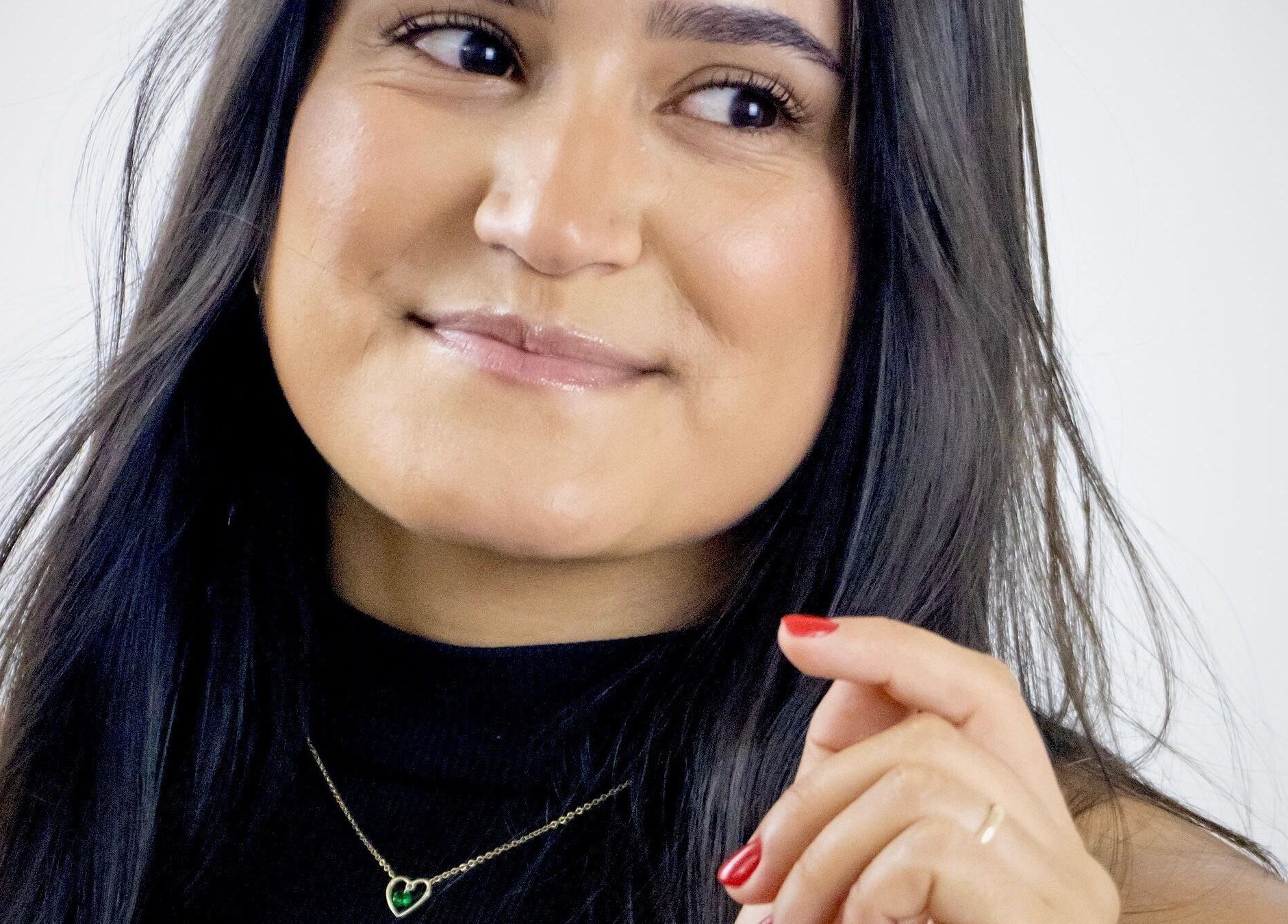 Cliente satisfeita com unhas em destaque no Nailart Ana Júlia em Lisboa, Lisboa, PT.