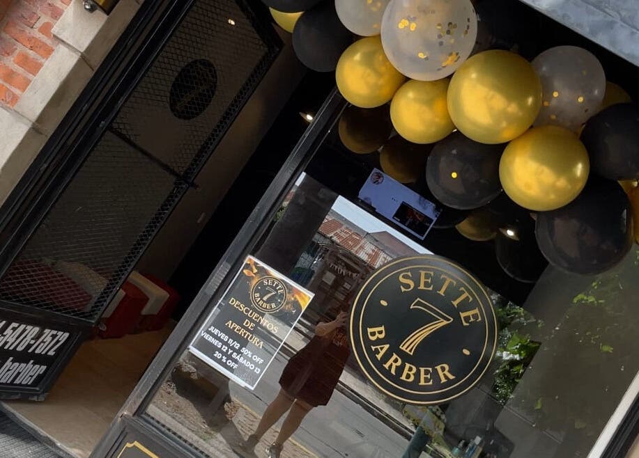 Sette Barber entrance with gold and black balloons in Banfield, Provincia De Buenos Aires, AR.