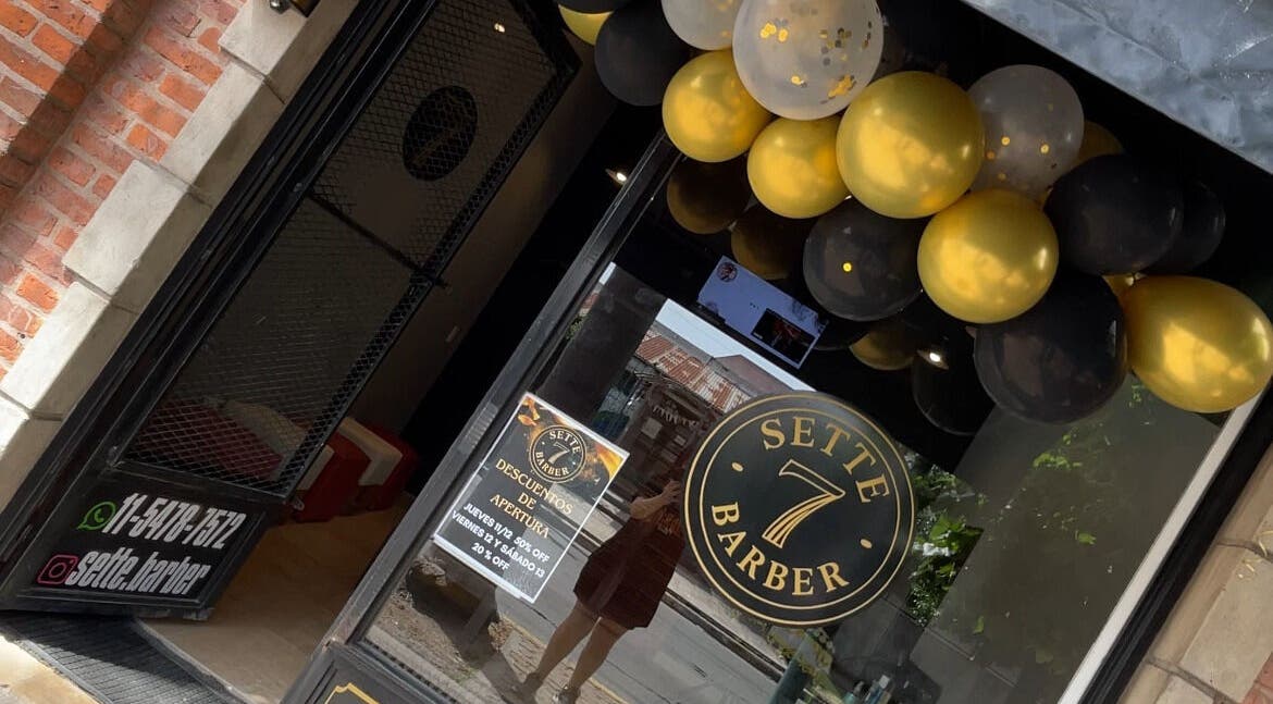 Sette Barber entrance with gold and black balloons in Banfield, Provincia De Buenos Aires, AR.