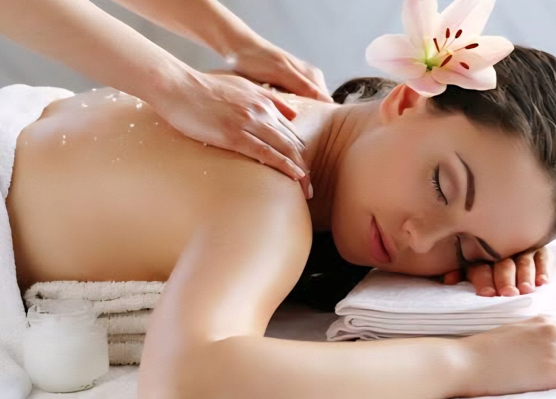 Relaxing massage at Male to Female Spa at Door Step, Bengaluru, Karnataka, IN with soothing atmosphere.