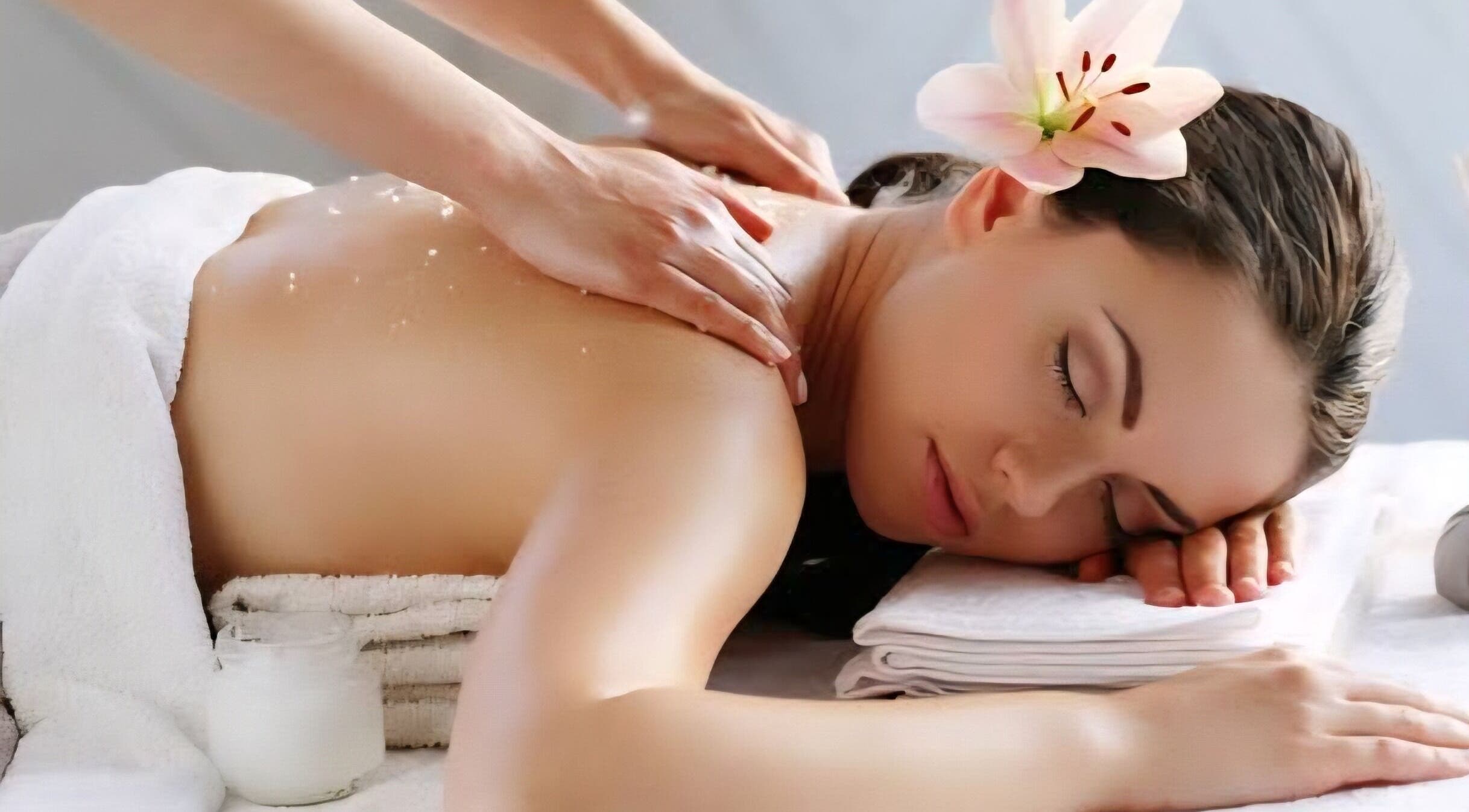 Relaxing massage at Male to Female Spa at Door Step, Bengaluru, Karnataka, IN with soothing atmosphere.